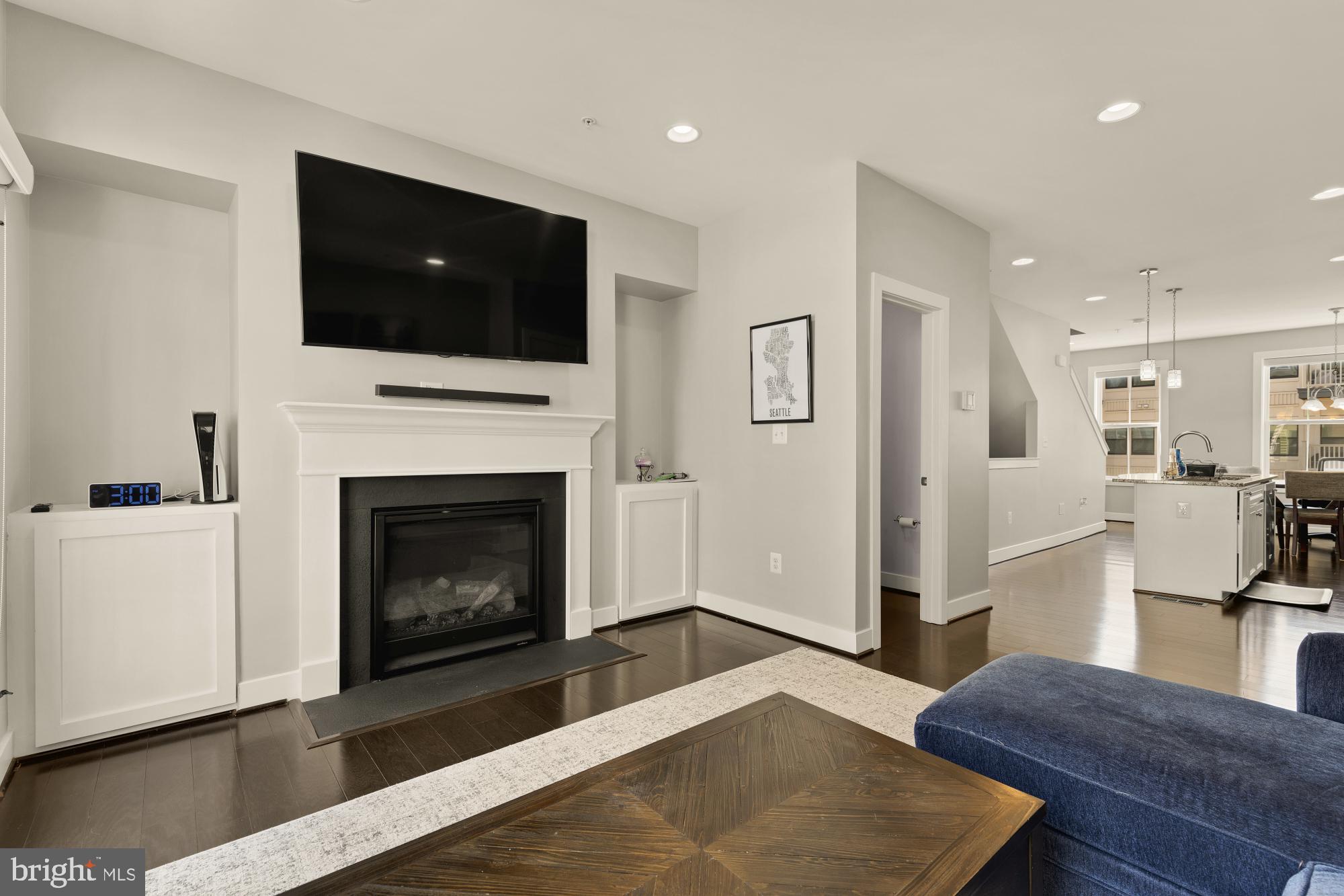 GLENMONT METROCENTRE - Residential