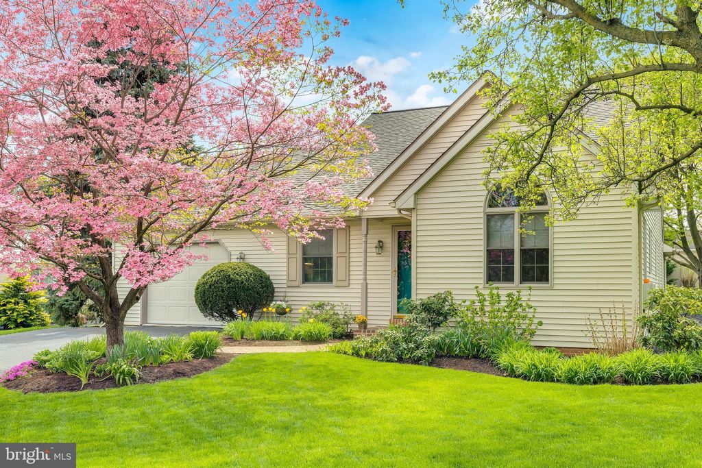 Photo of 336 Sun Valley Drive, Leola, PA 17540 (MLS # PALA2050030)