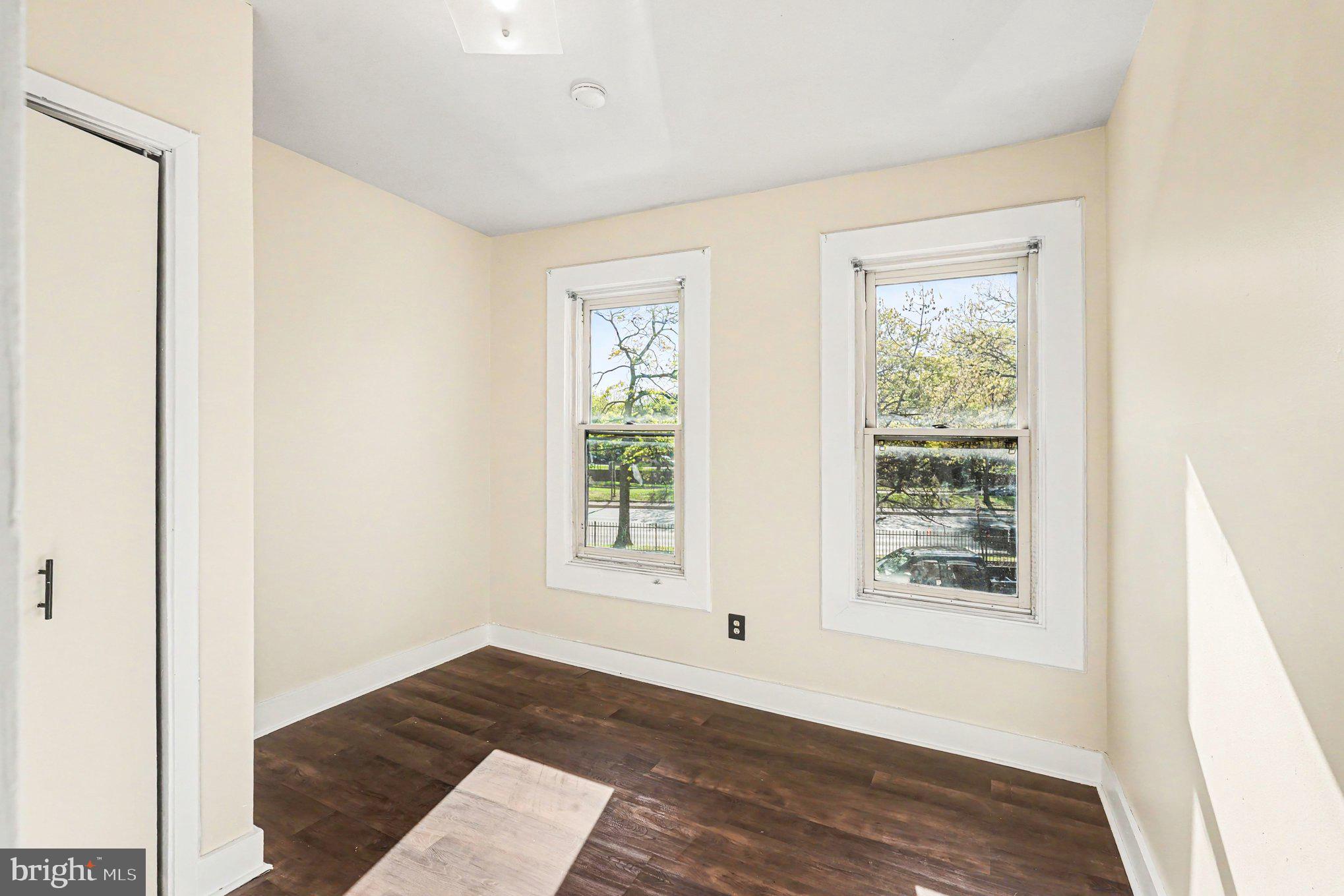 CAMDEN YARDS - Residential