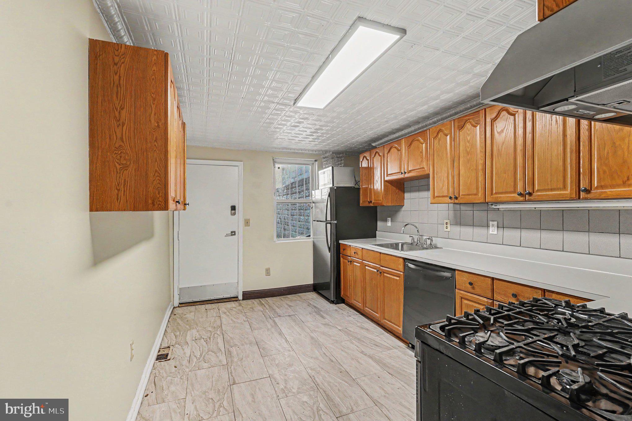 CAMDEN YARDS - Residential