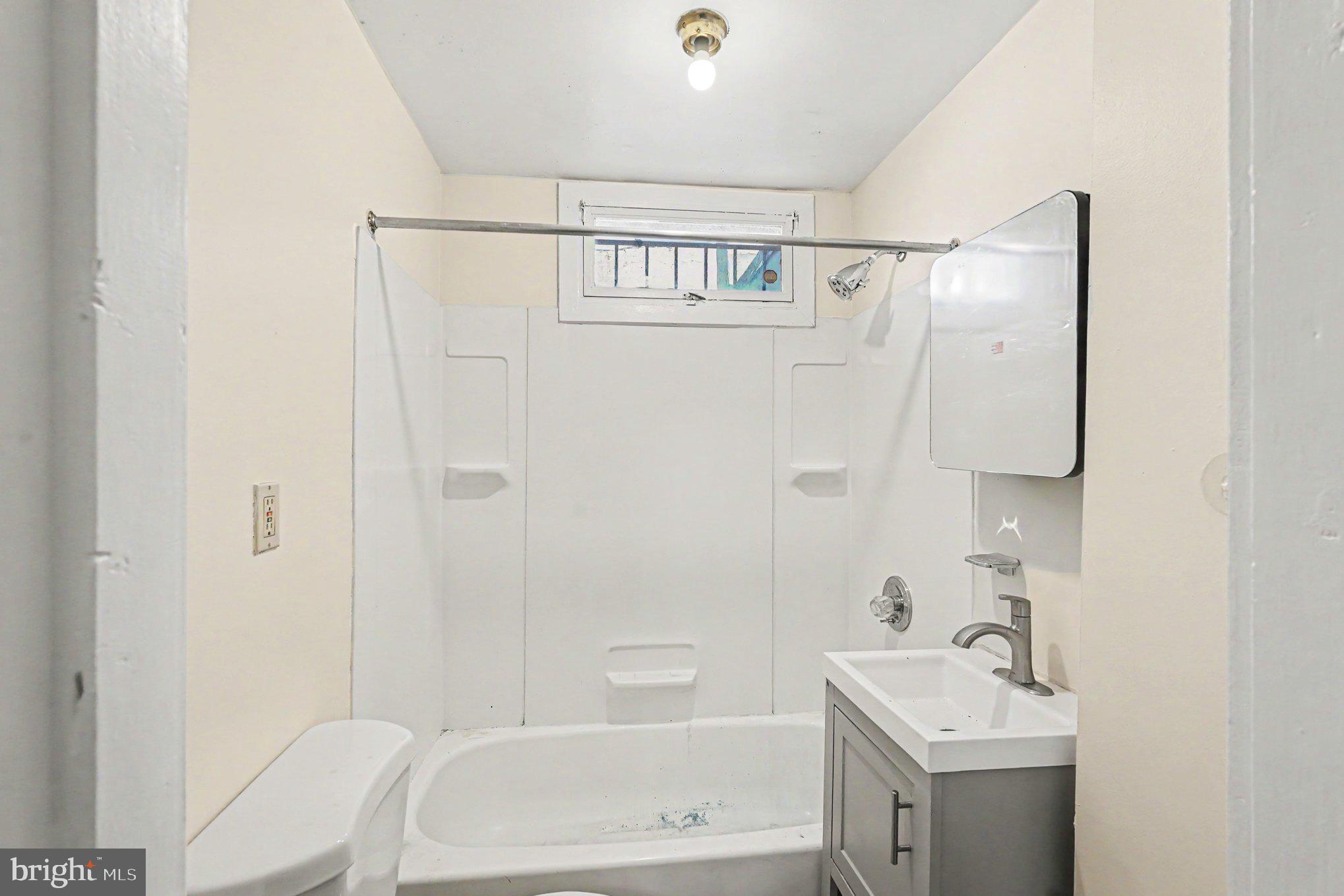 CAMDEN YARDS - Residential