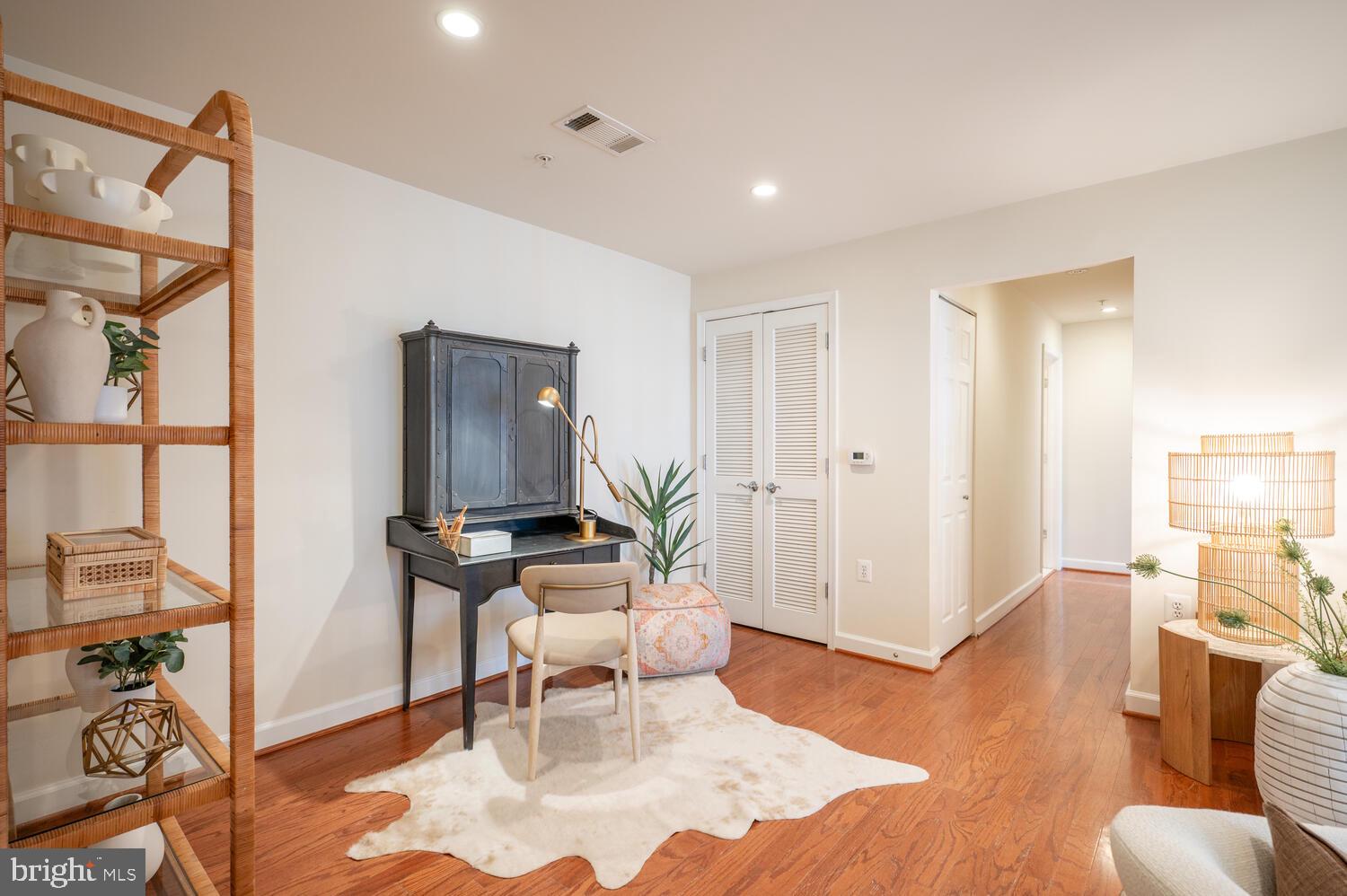 WEST VILLAGE OF SHIRLINGTON - Residential