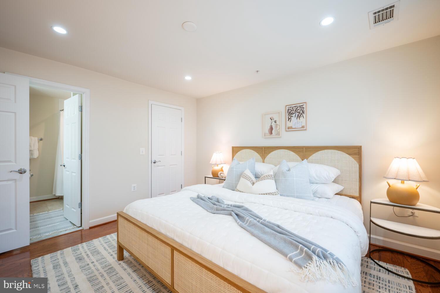 WEST VILLAGE OF SHIRLINGTON - Residential