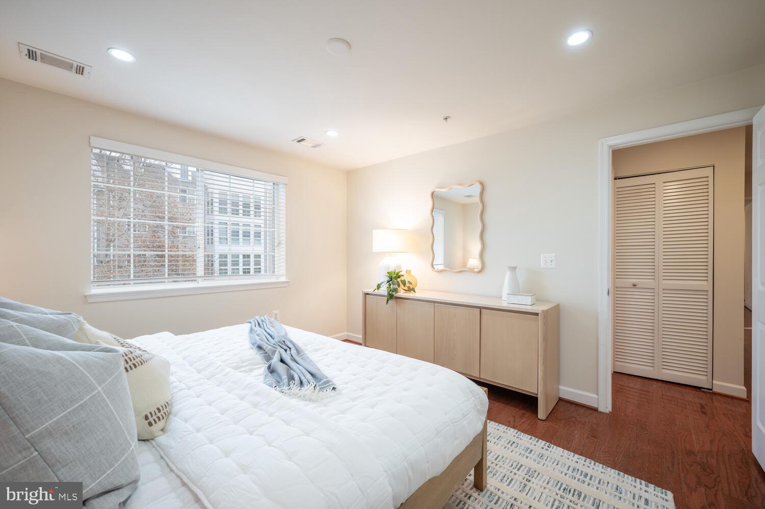 WEST VILLAGE OF SHIRLINGTON - Residential