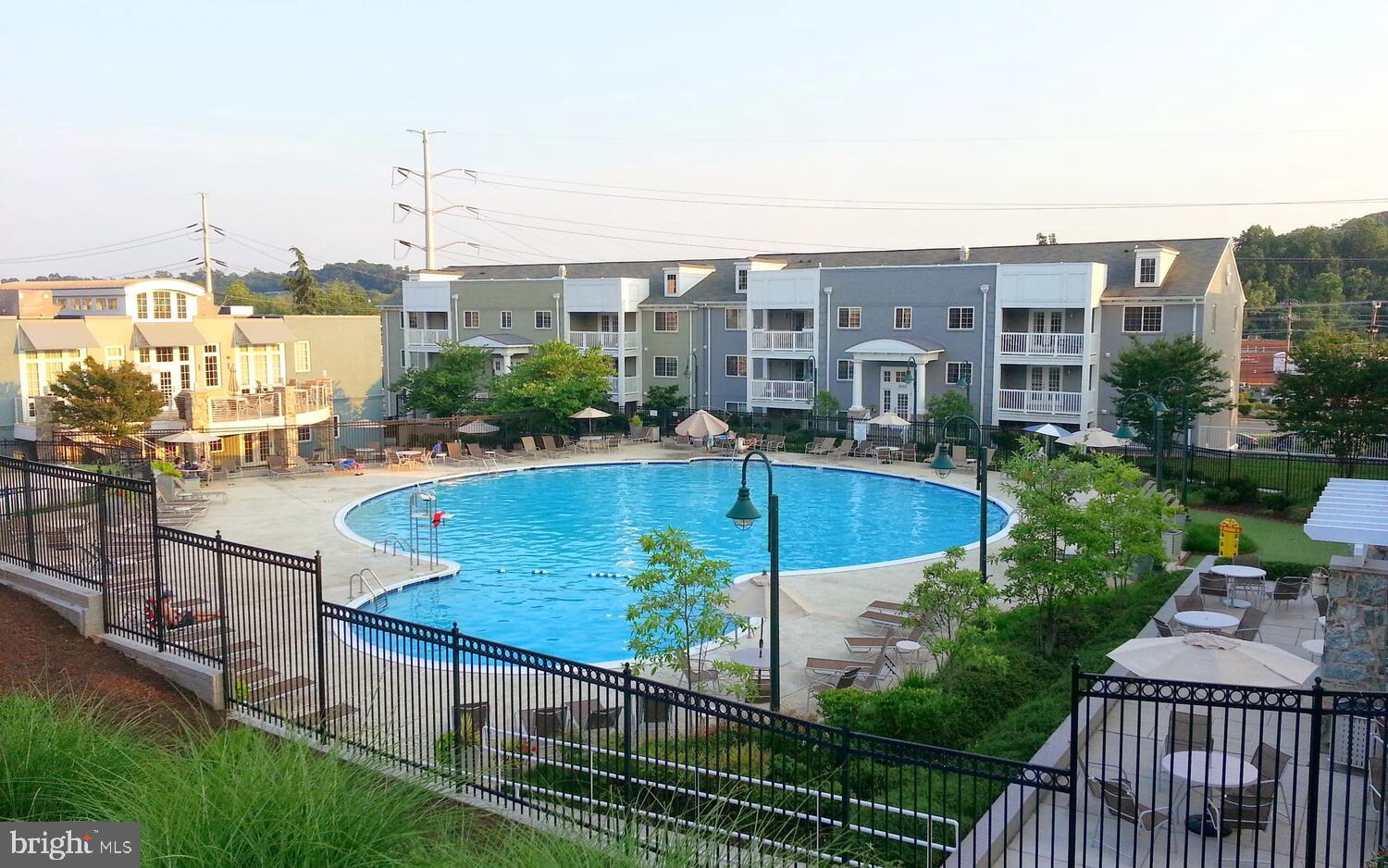 WEST VILLAGE OF SHIRLINGTON - Residential