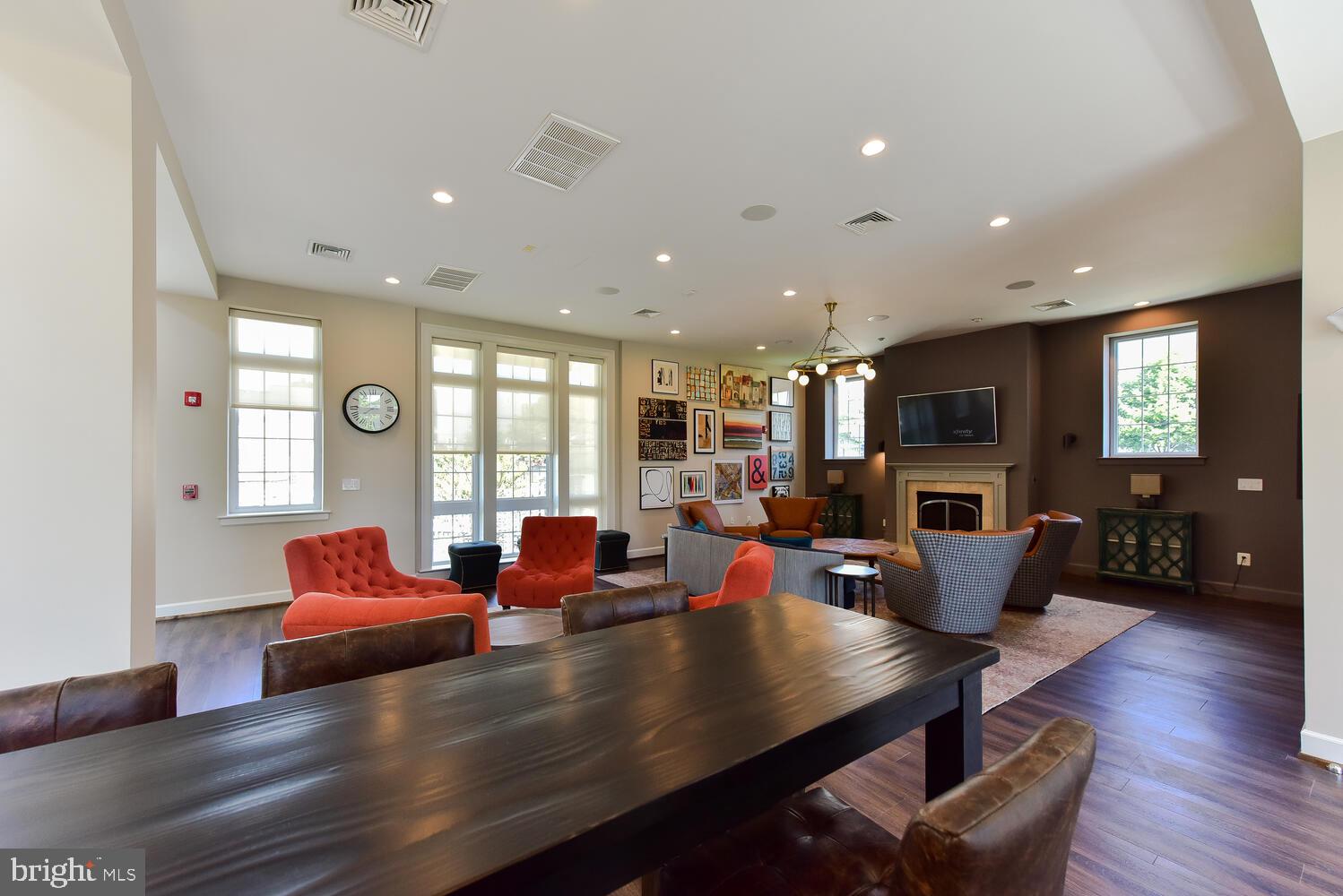 WEST VILLAGE OF SHIRLINGTON - Residential