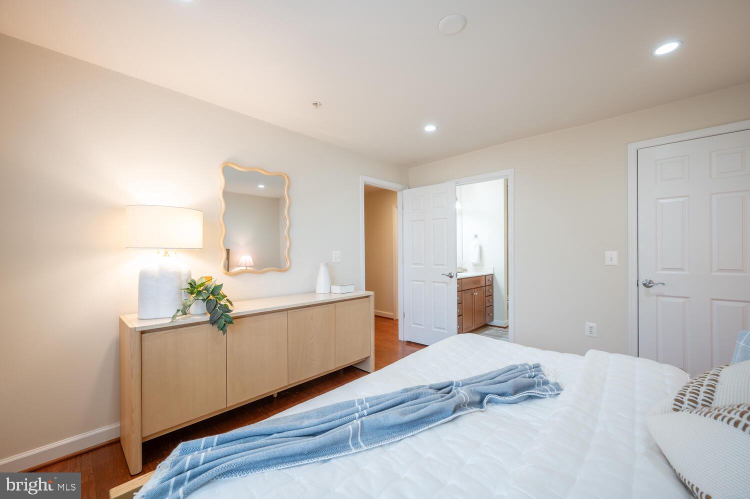 WEST VILLAGE OF SHIRLINGTON - Residential