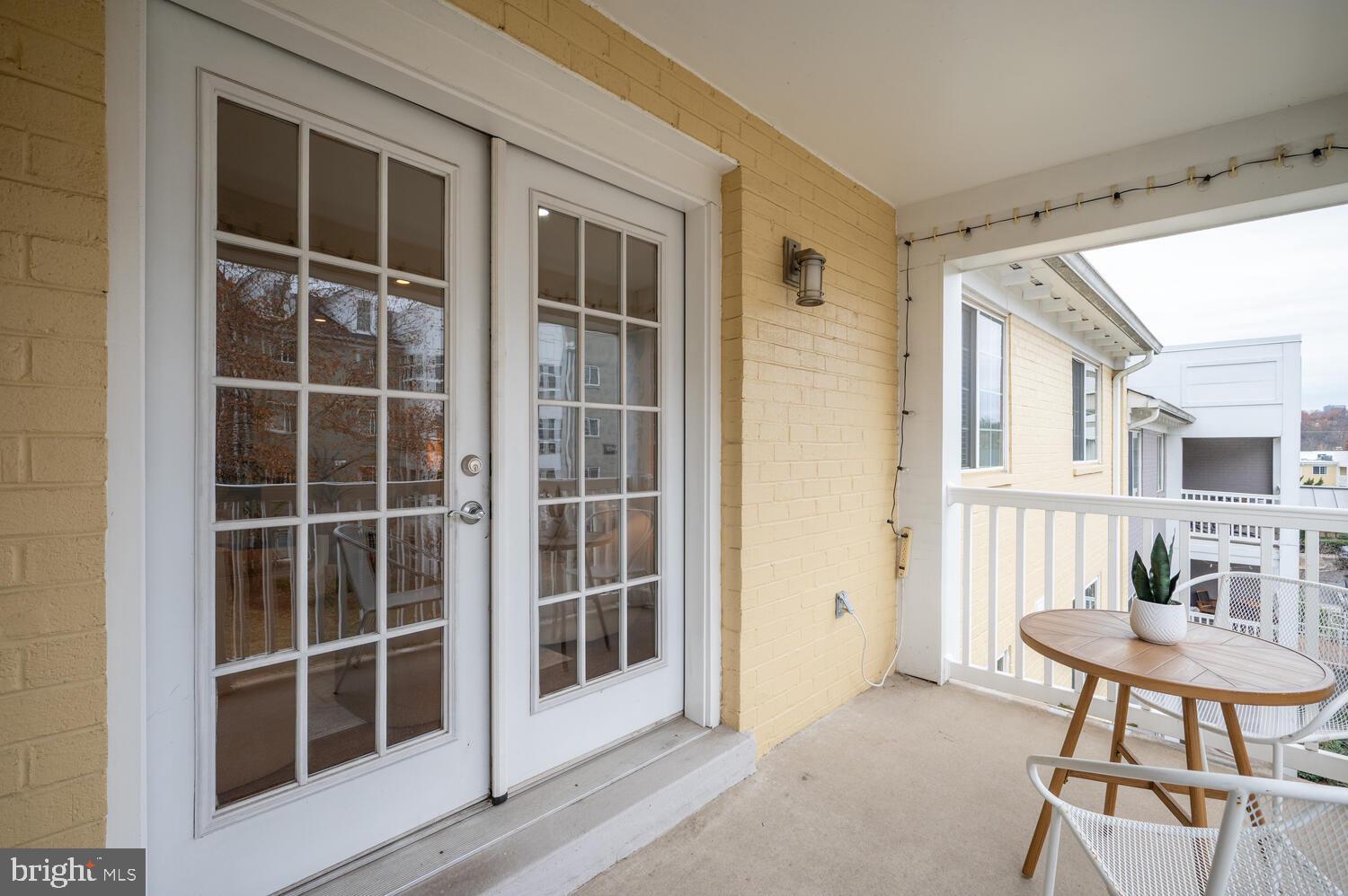 WEST VILLAGE OF SHIRLINGTON - Residential