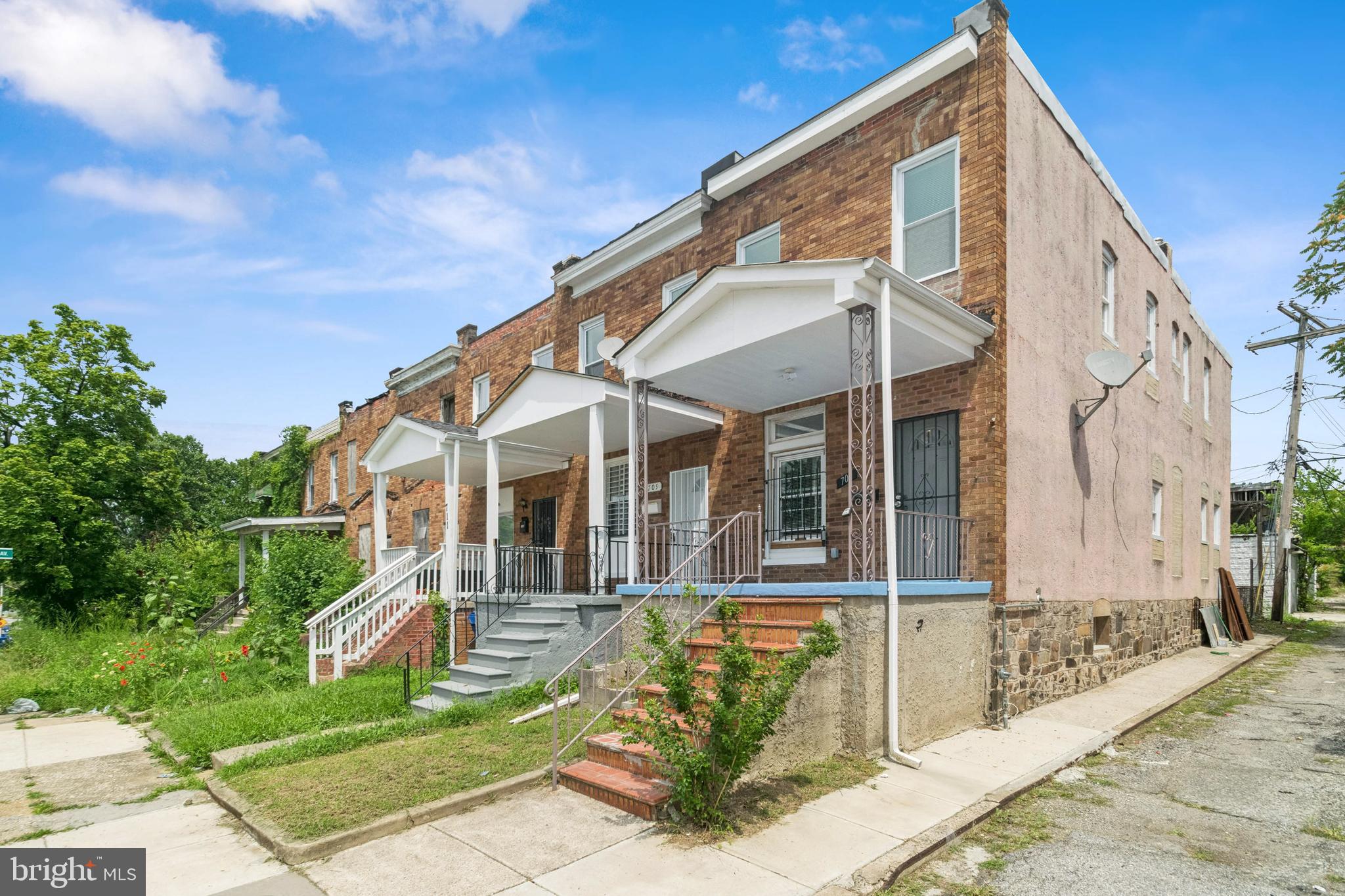 INVESTOR SPECIAL - VALUE- ADD OPPORTUNITY!!!
This 4-bedroom, 1-bath end-of-row townhouse on N Longwood St in Baltimore City presents a compelling opportunity for both owner-occupant and investor. Major updates have already been completed by the current owner, including a new roof (2022), updated electrical and plumbing systems, new kitchen cabinetry, and new bathtub. The remaining work is primarily limited to heating cooling and personal cosmetic touches for the new owner which can be a major advantage for a new owner looking to personalize the property or for an investor seeking to minimize their initial investment for a quick flip or rental.