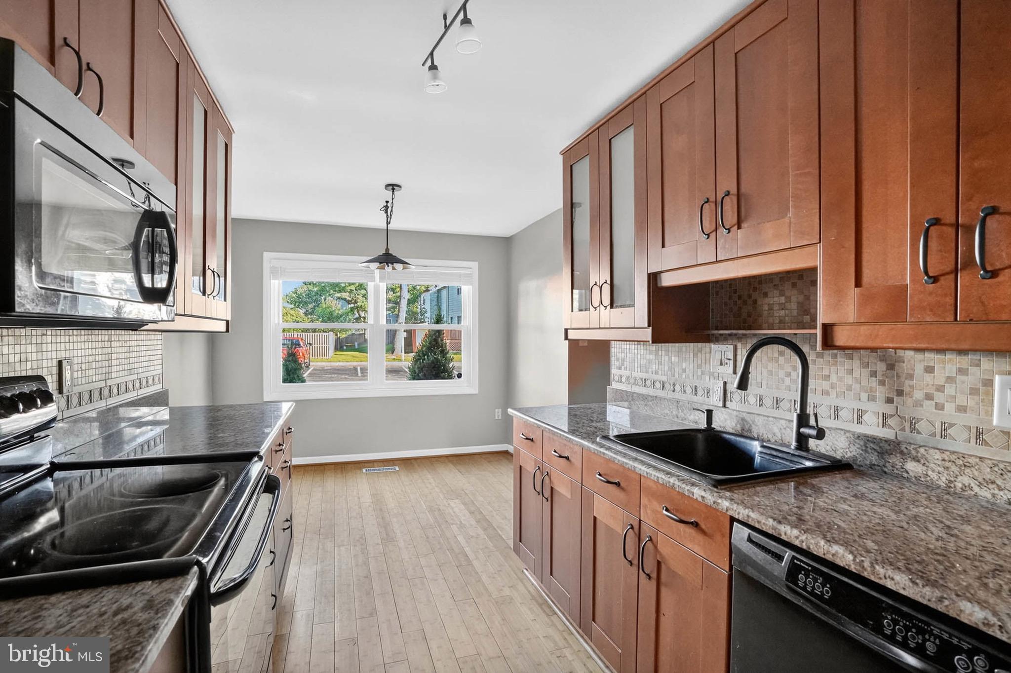 CROFTON MEADOWS - Residential Lease