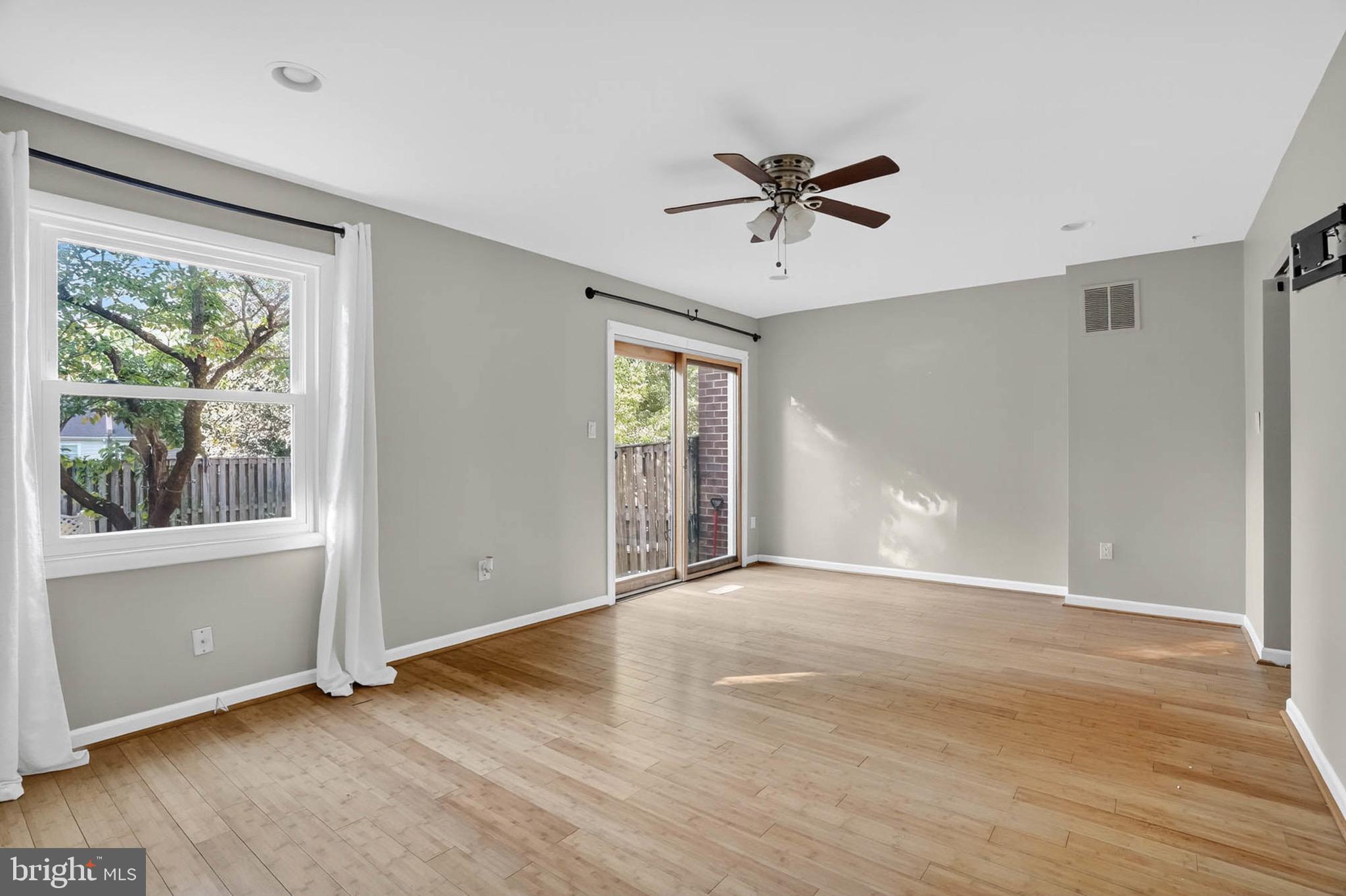 CROFTON MEADOWS - Residential Lease