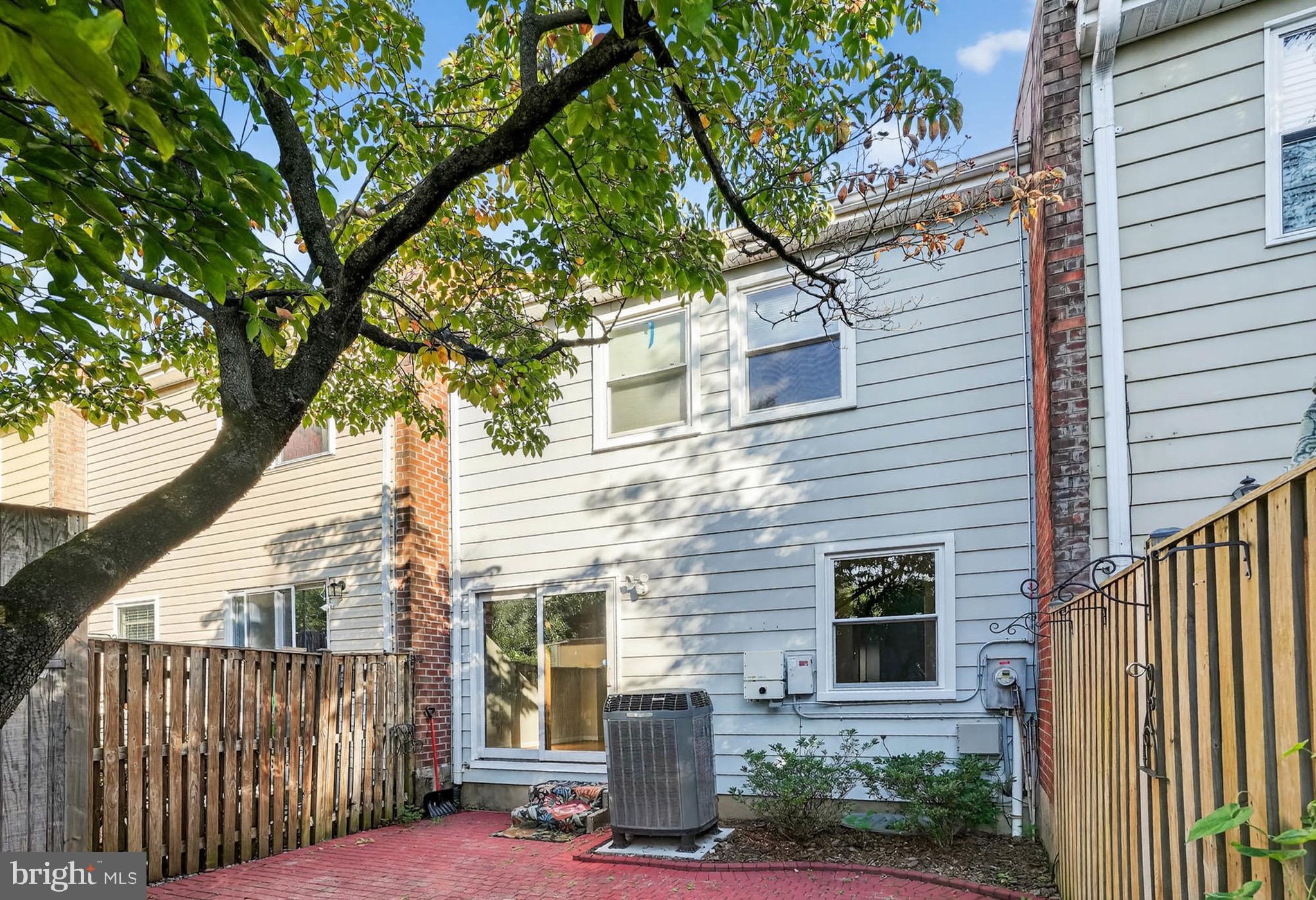 CROFTON MEADOWS - Residential Lease