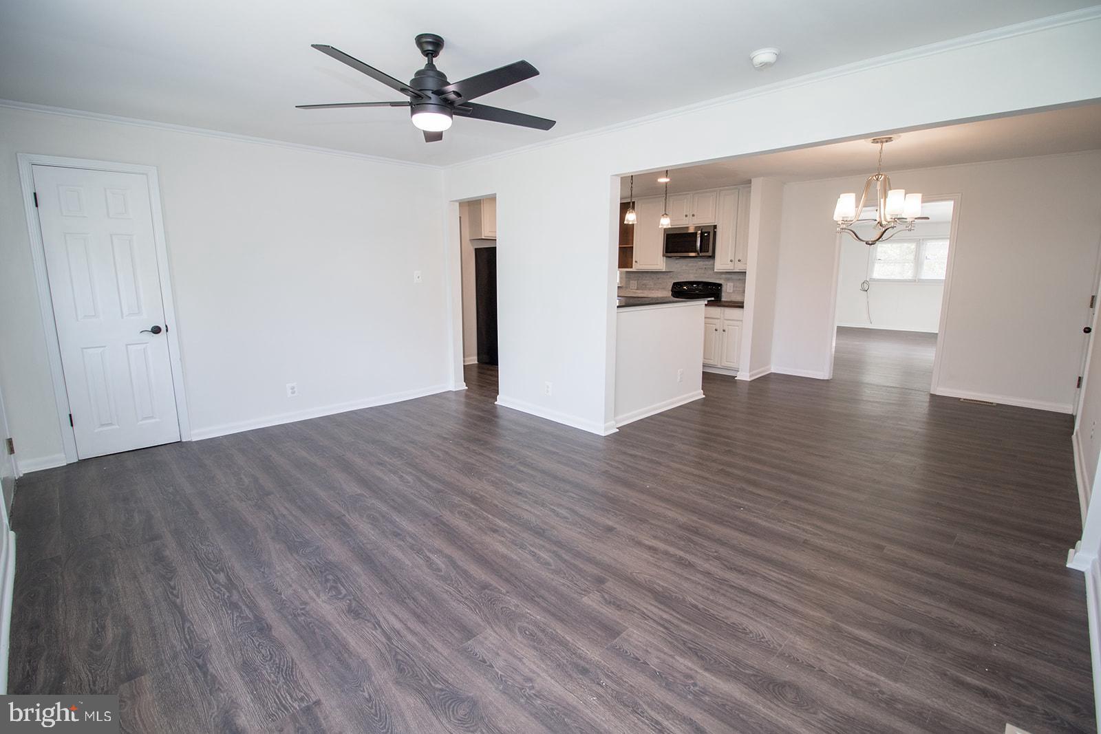 BAREFOOT ACRES - Residential