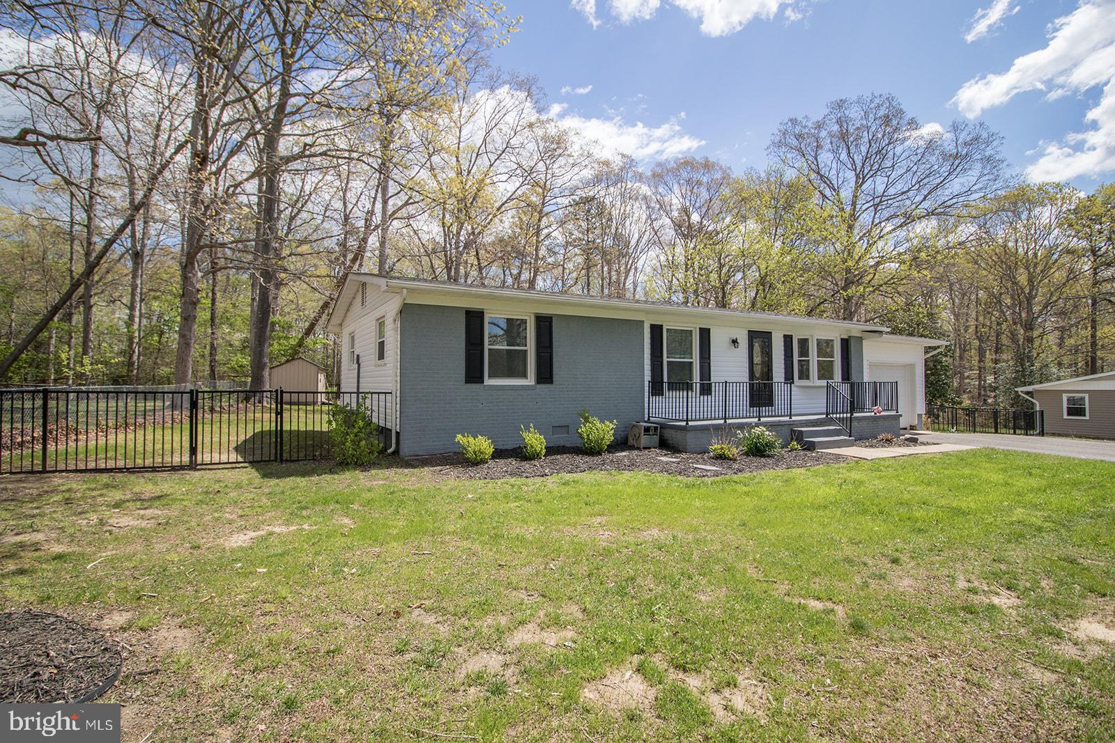 BAREFOOT ACRES - Residential