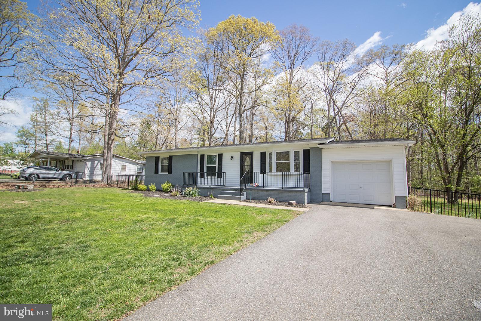 BAREFOOT ACRES - Residential