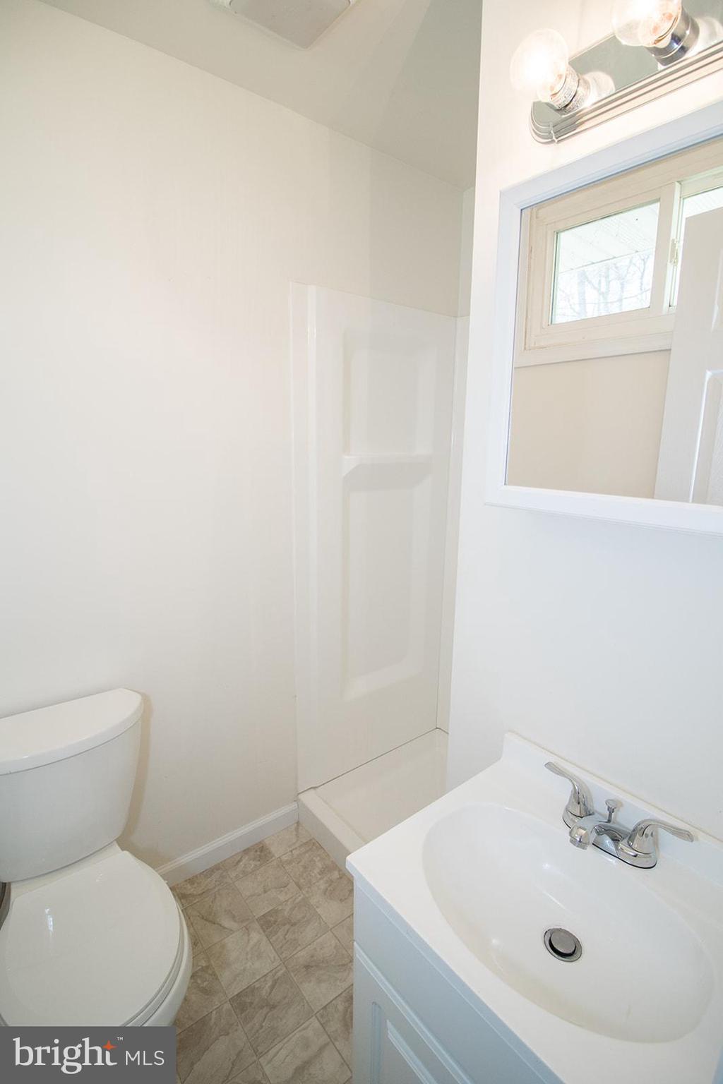 BAREFOOT ACRES - Residential