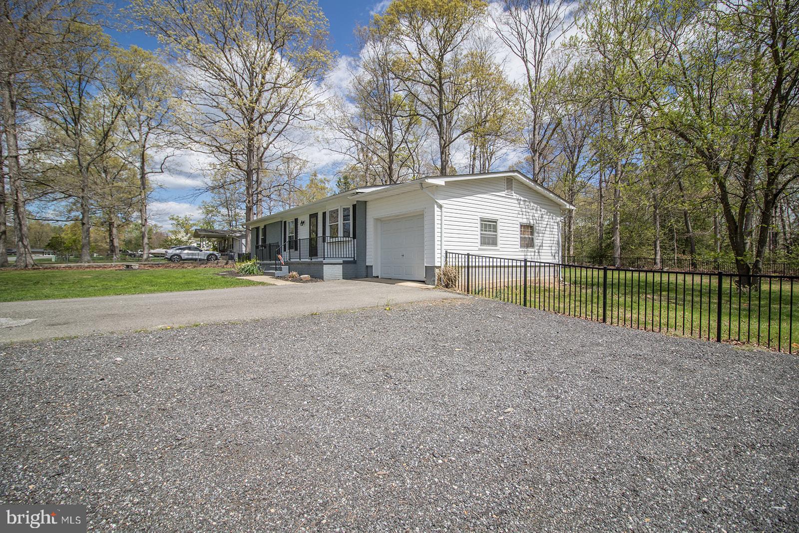 BAREFOOT ACRES - Residential