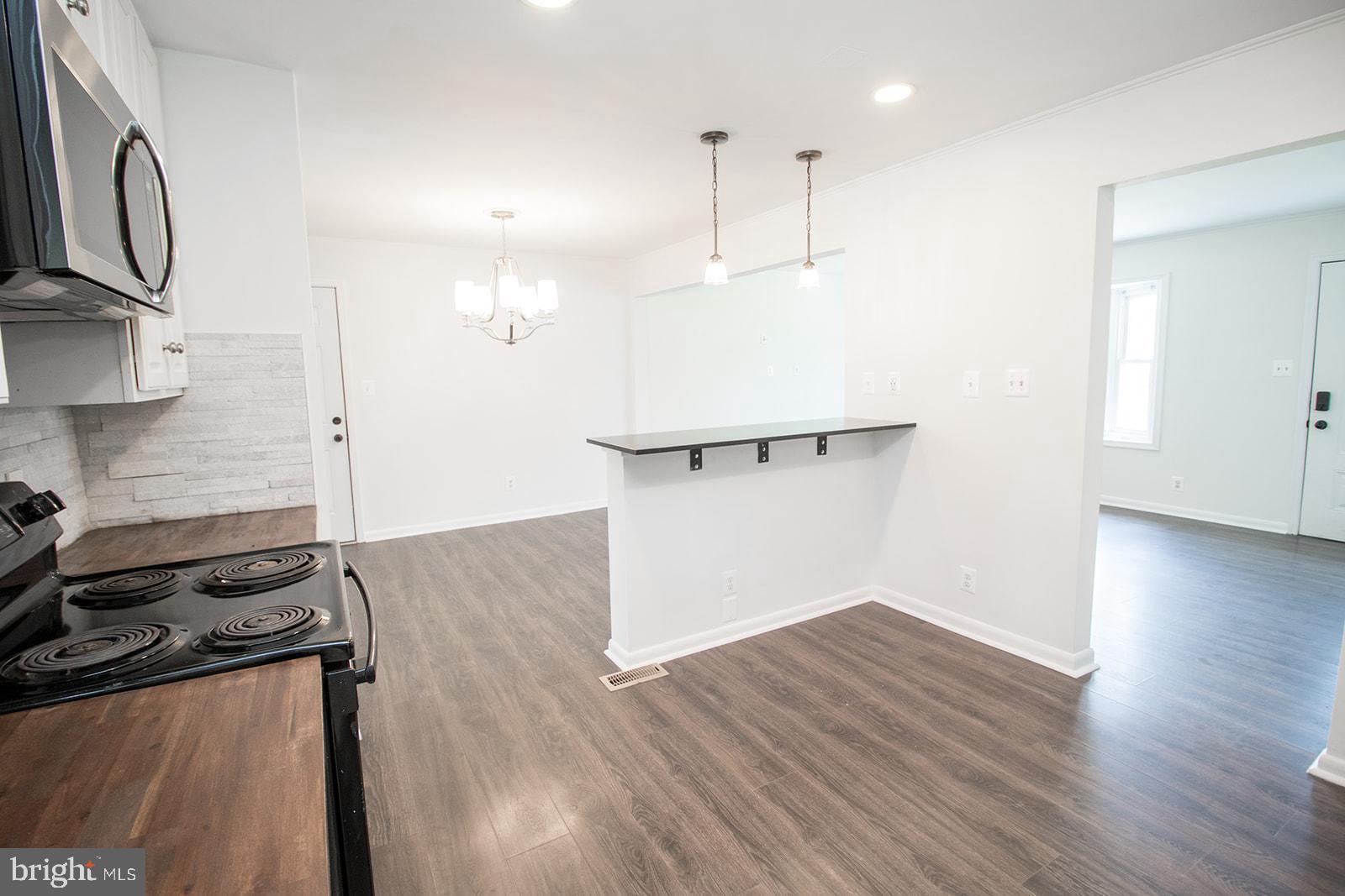 BAREFOOT ACRES - Residential