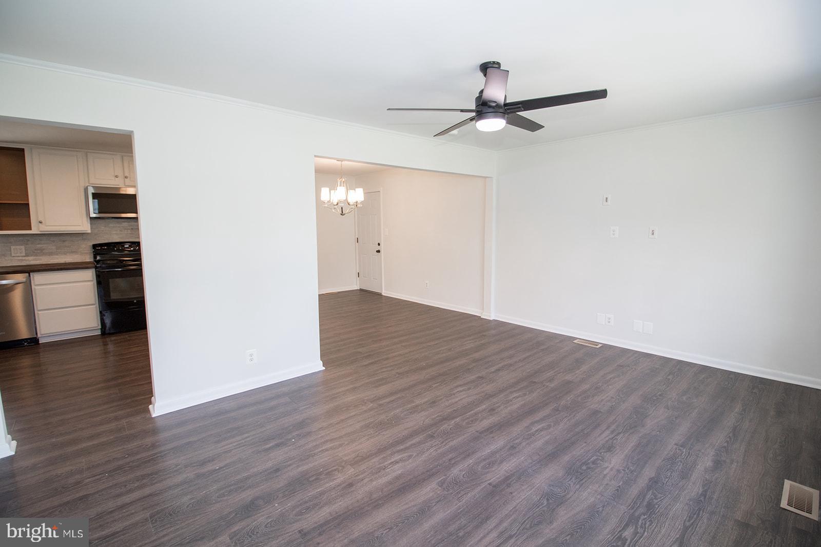 BAREFOOT ACRES - Residential