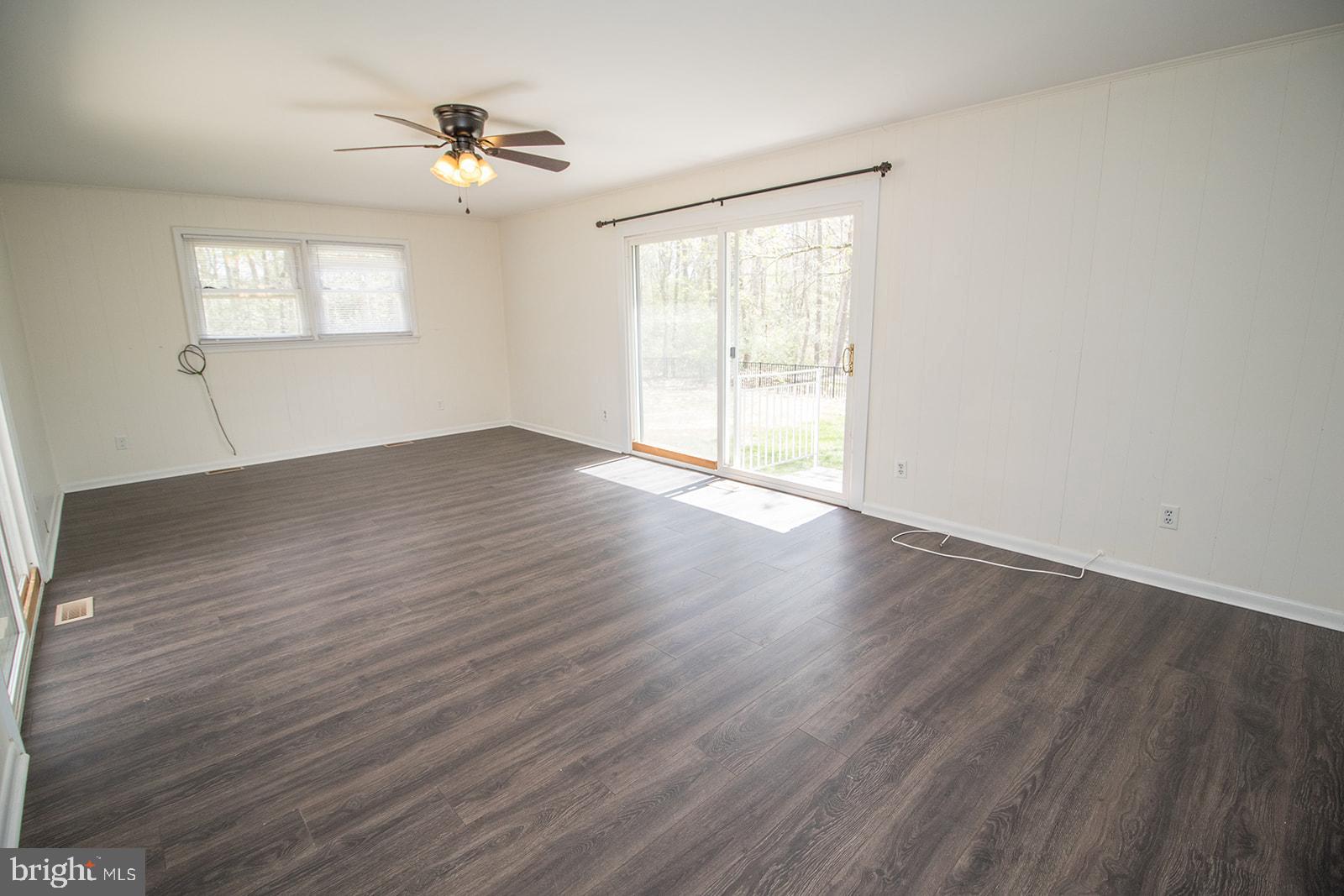 BAREFOOT ACRES - Residential