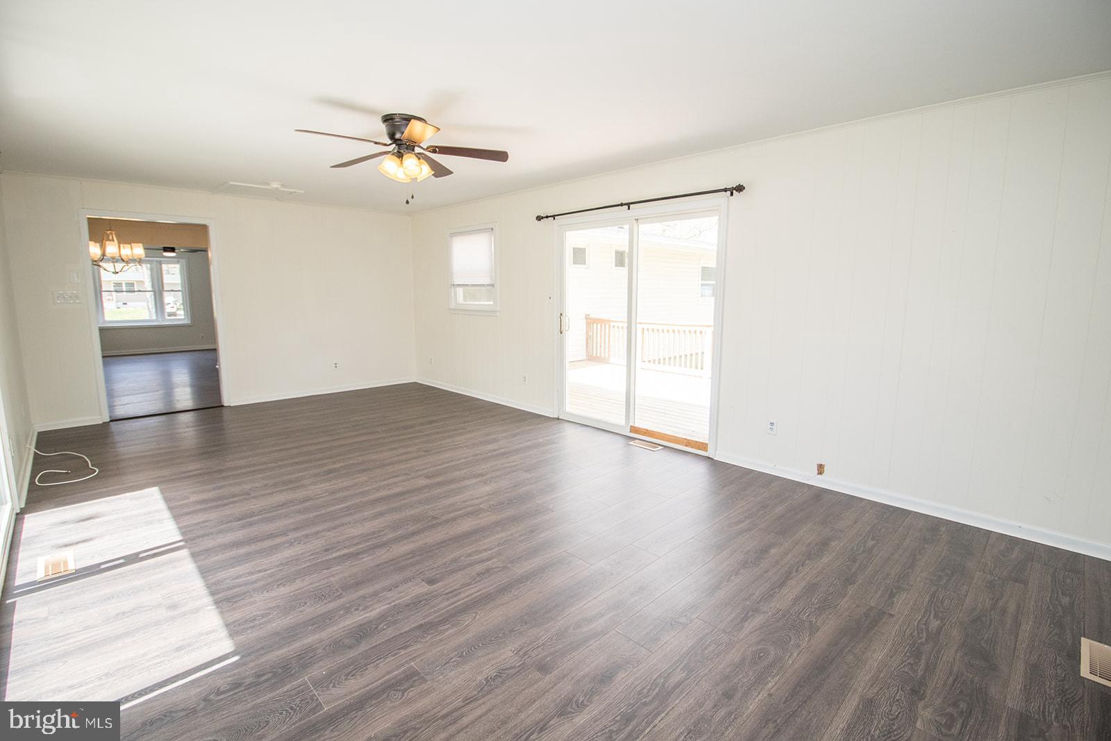 BAREFOOT ACRES - Residential