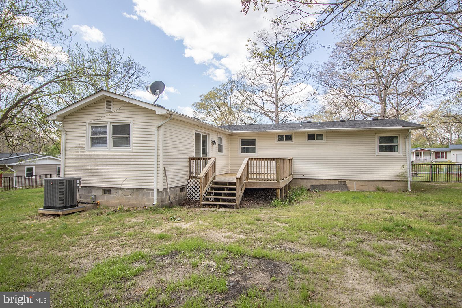 BAREFOOT ACRES - Residential