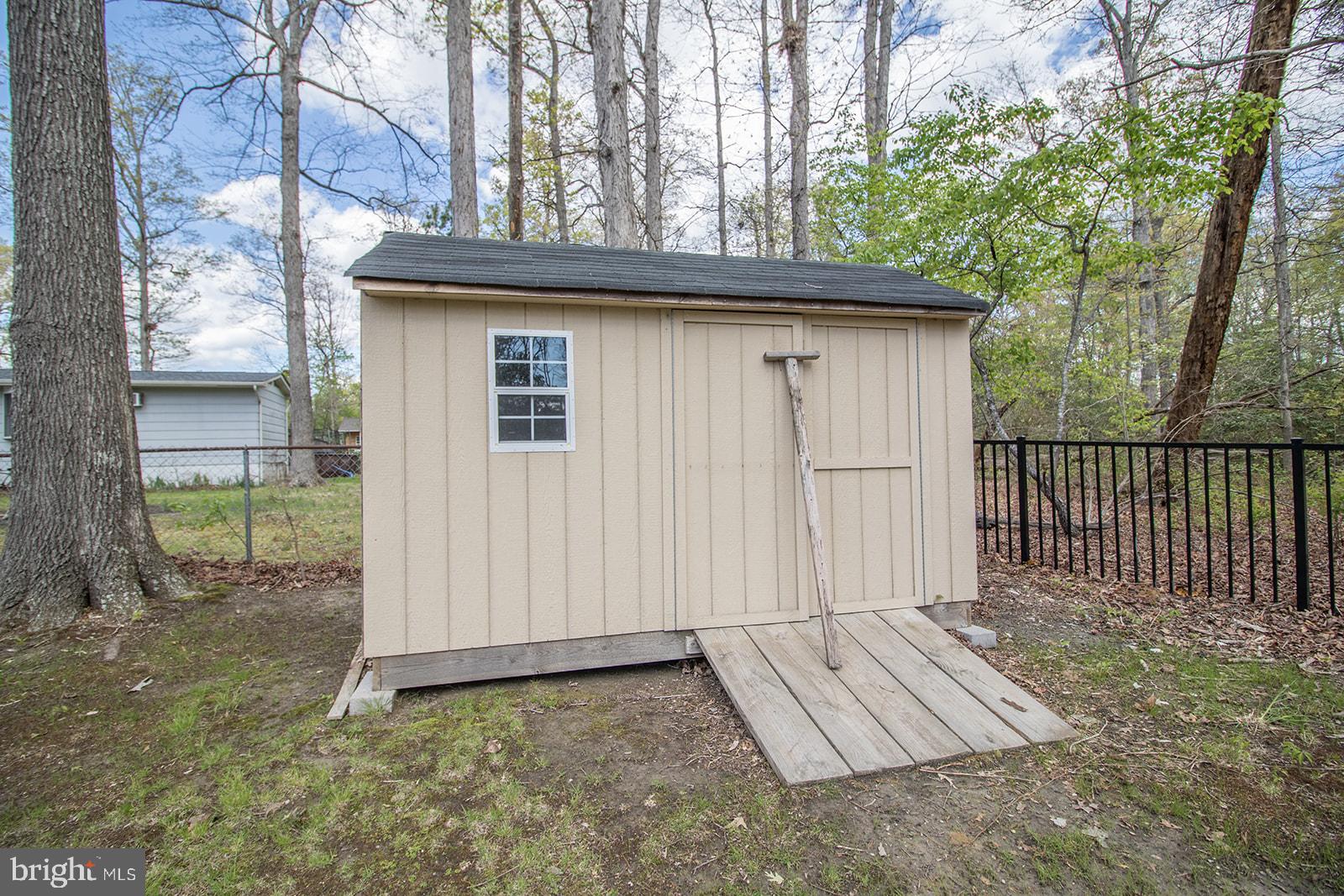 BAREFOOT ACRES - Residential