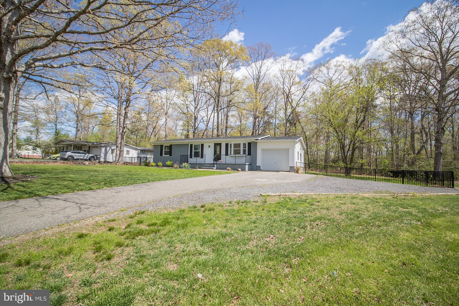 BAREFOOT ACRES - Residential