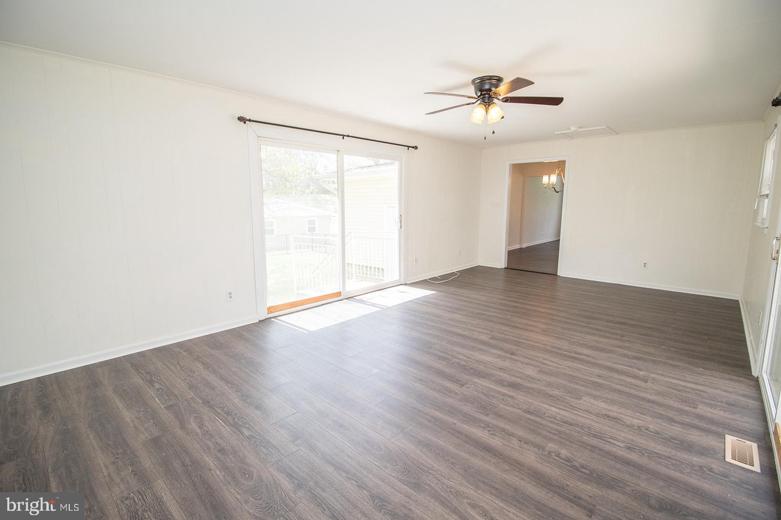 BAREFOOT ACRES - Residential