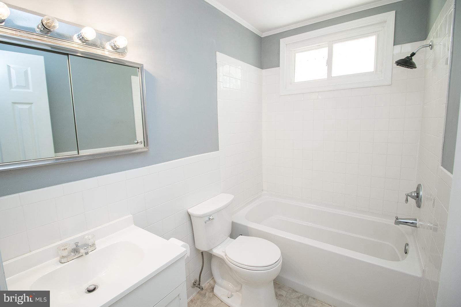 BAREFOOT ACRES - Residential