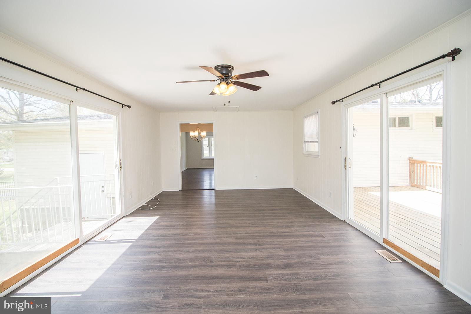 BAREFOOT ACRES - Residential