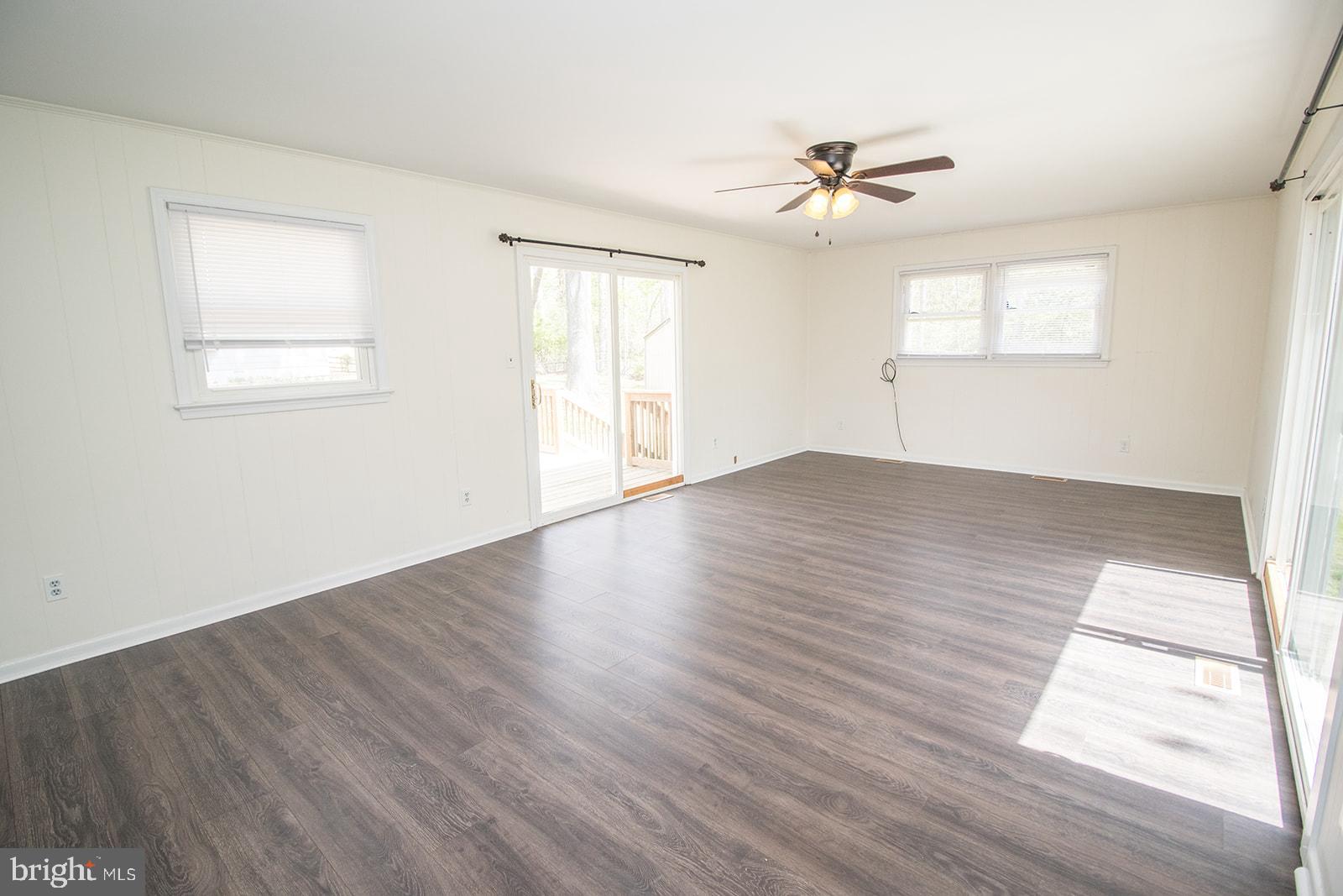 BAREFOOT ACRES - Residential