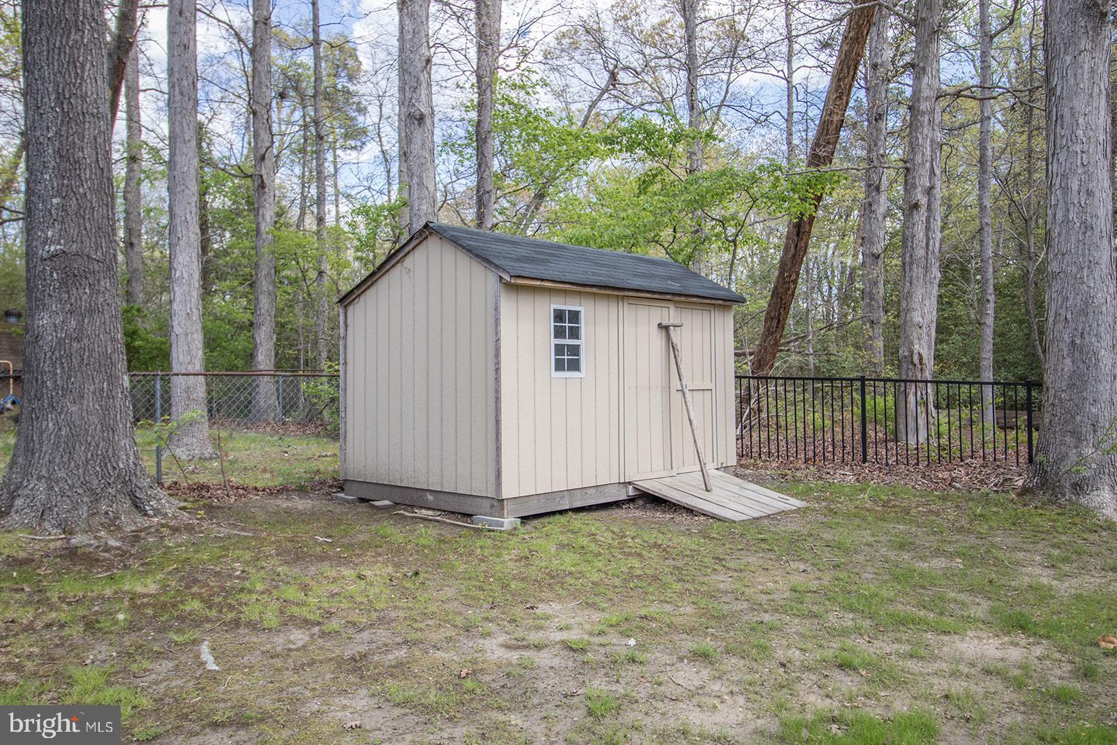 BAREFOOT ACRES - Residential