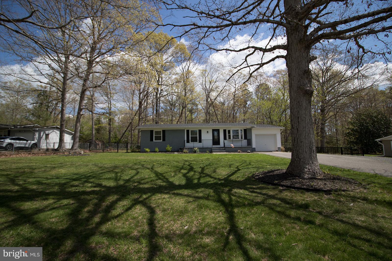 BAREFOOT ACRES - Residential