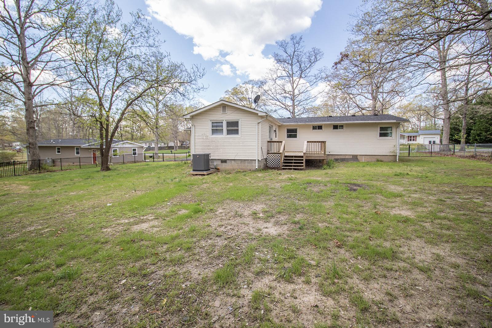 BAREFOOT ACRES - Residential