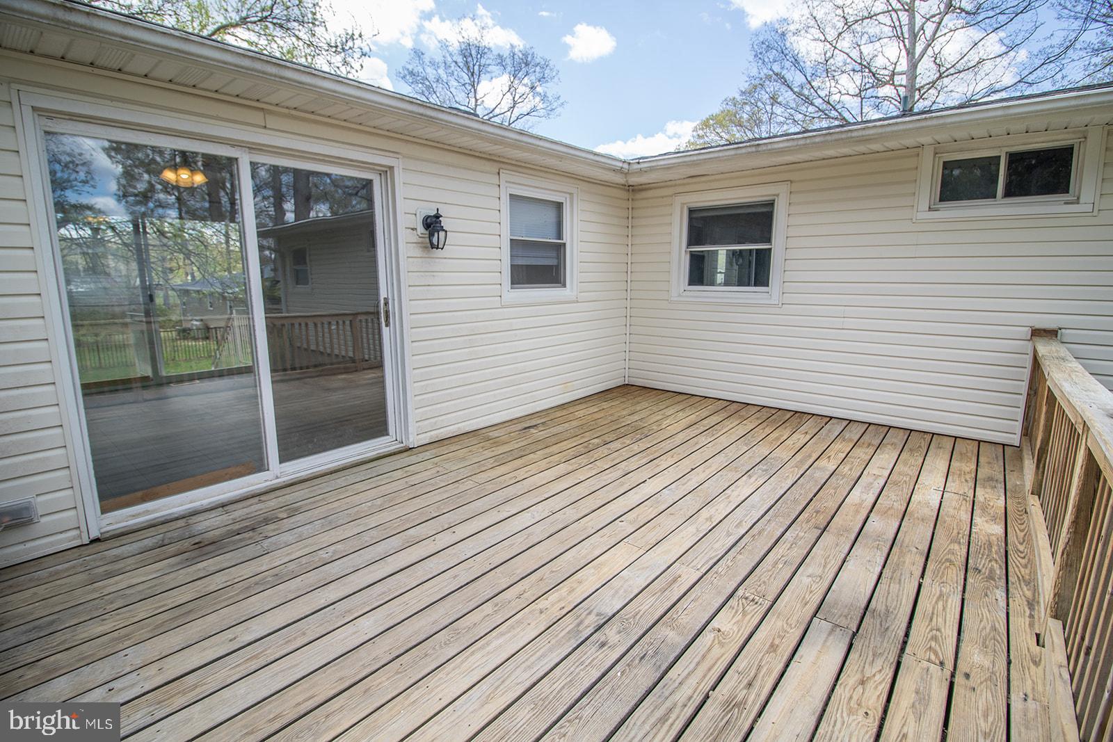 BAREFOOT ACRES - Residential