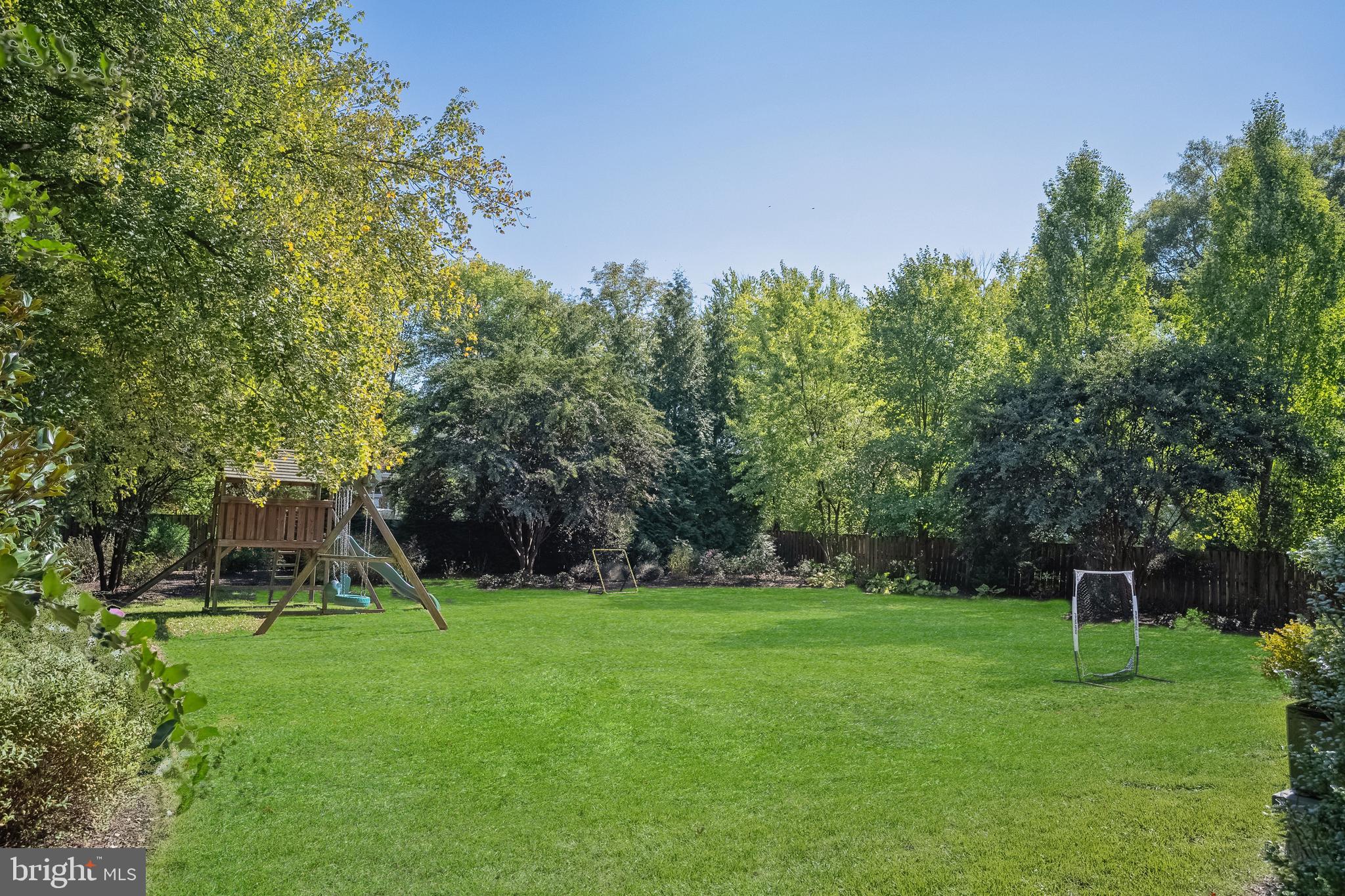 MURMURING PINES - Residential