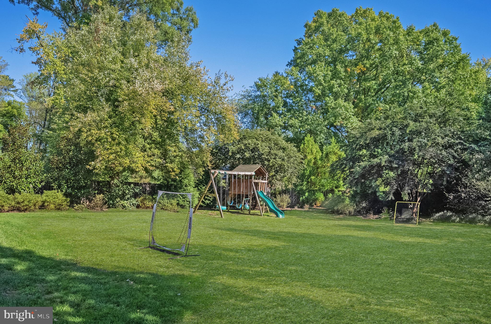 MURMURING PINES - Residential