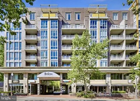 Photo of 513 W Broad Street #605, FALLS CHURCH, VA 22046 (MLS # VAFA2004106)