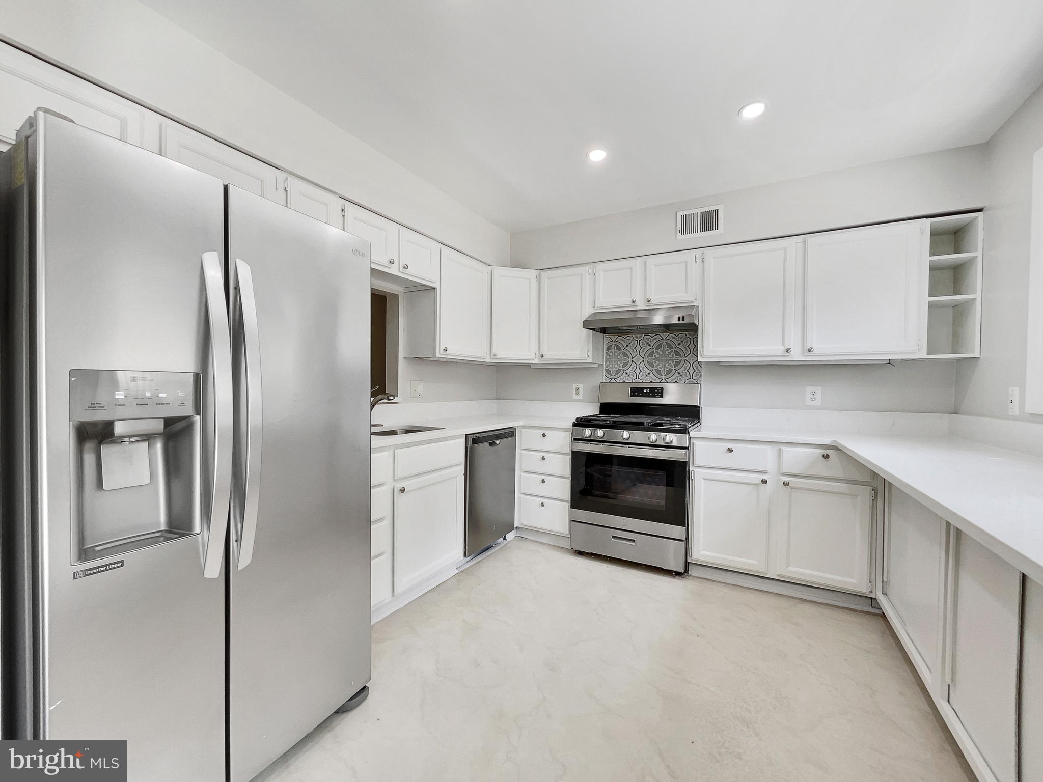 LAKE RIDGE - Residential