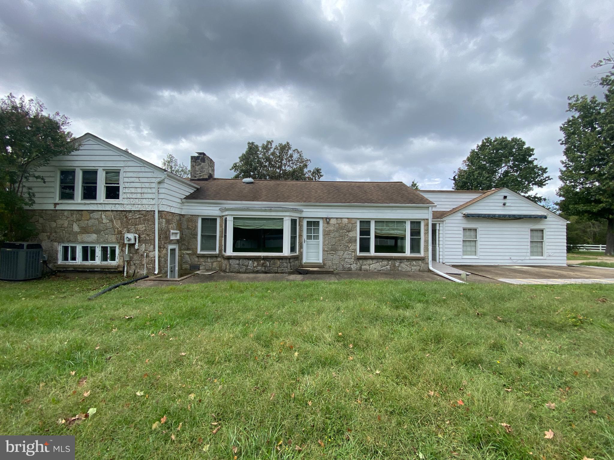 WOODLAWN - Residential Lease