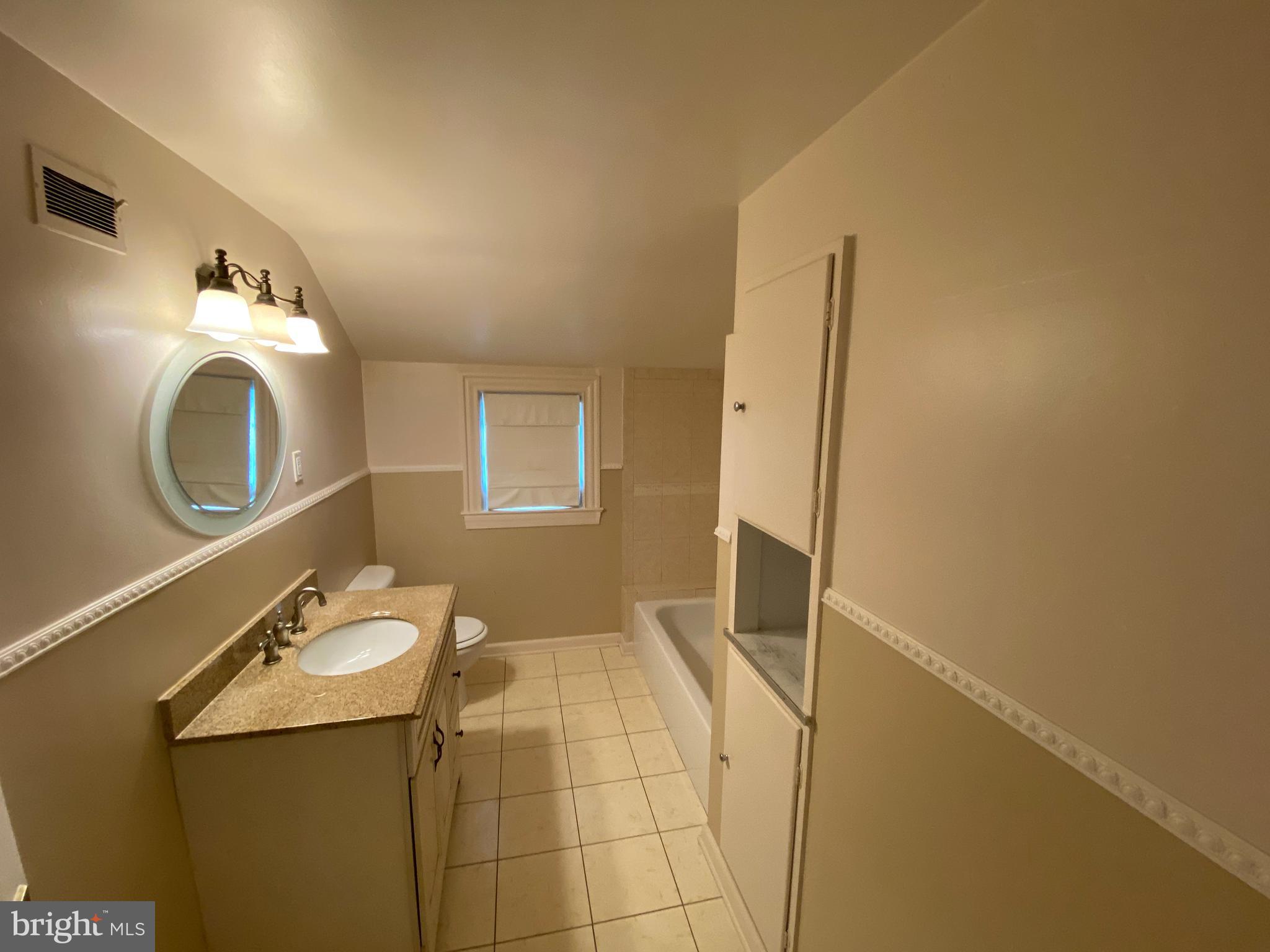 WOODLAWN - Residential Lease