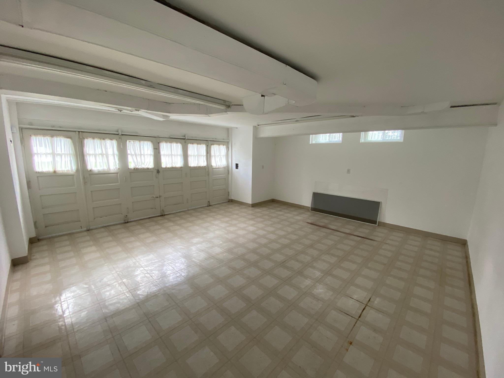 WOODLAWN - Residential Lease