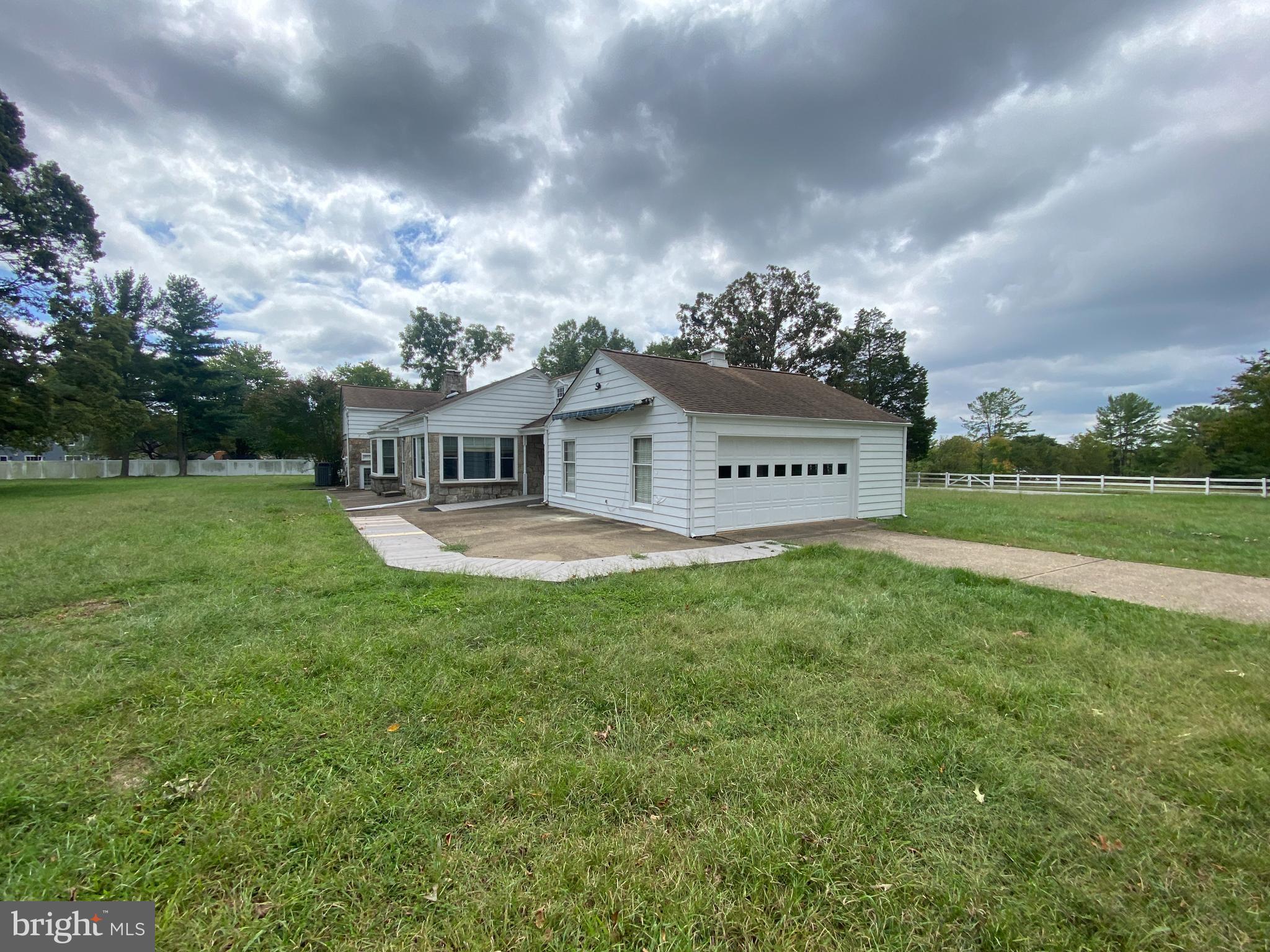 WOODLAWN - Residential Lease