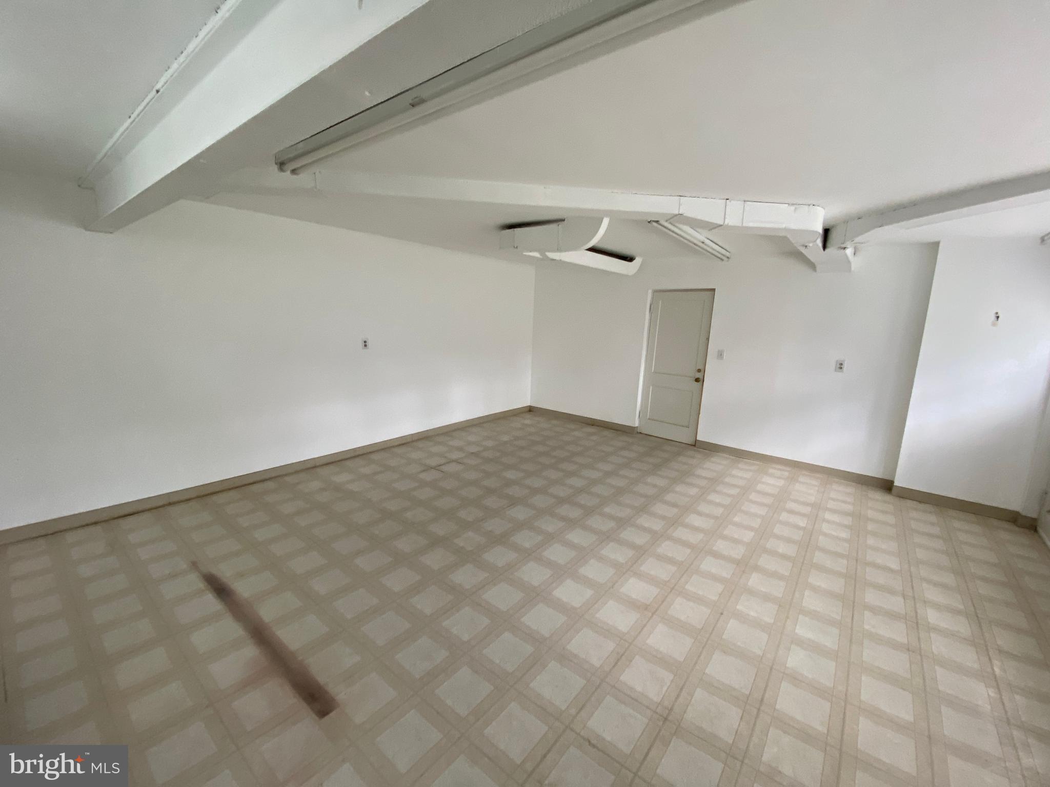 WOODLAWN - Residential Lease