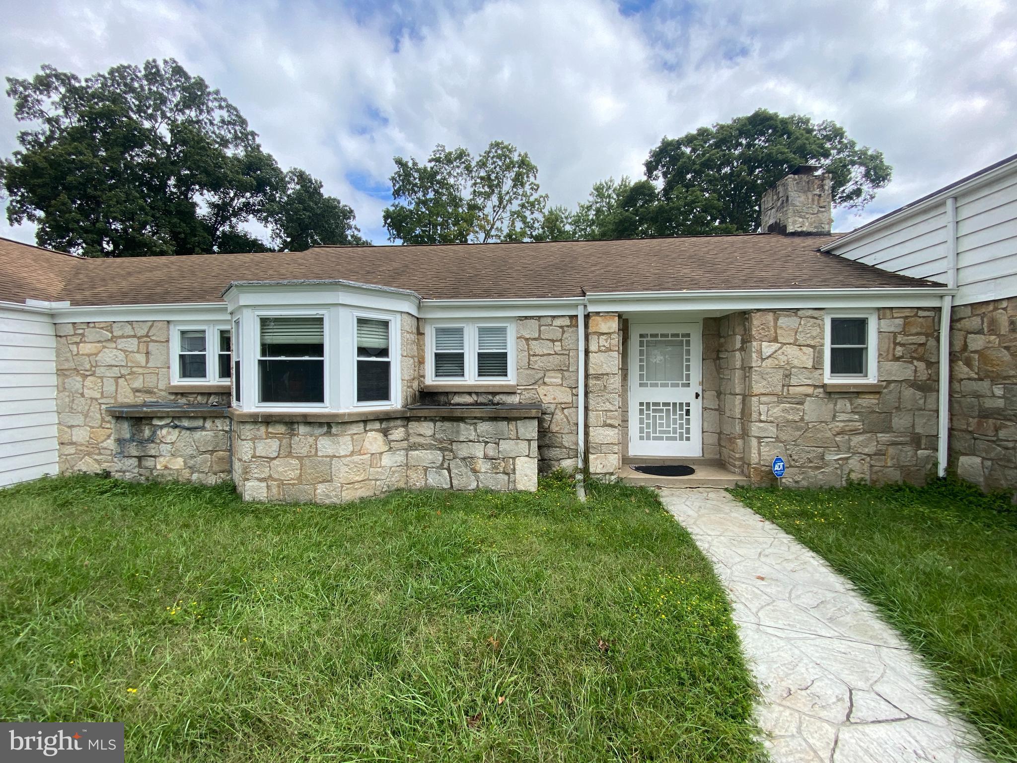 WOODLAWN - Residential Lease