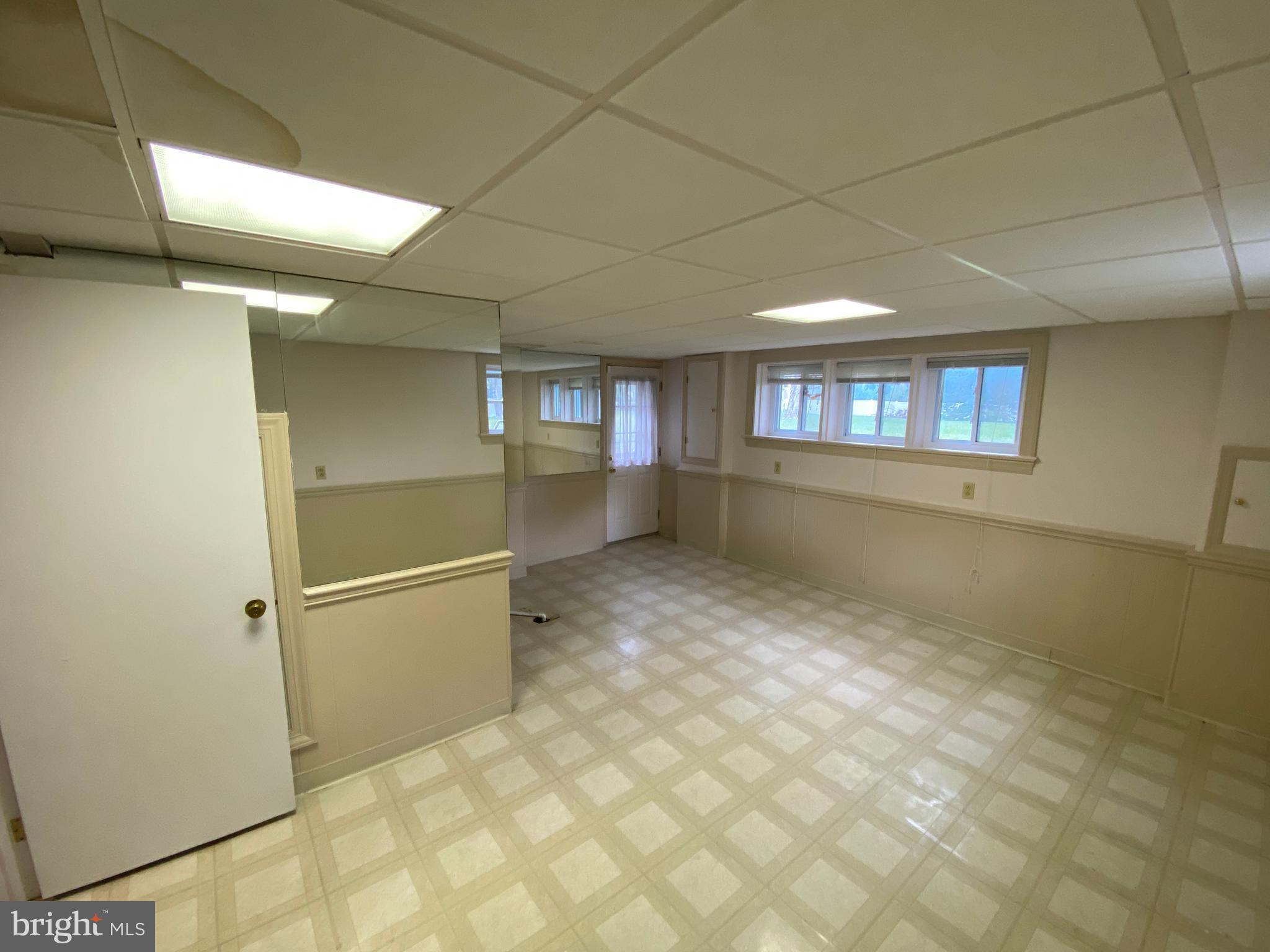 WOODLAWN - Residential Lease