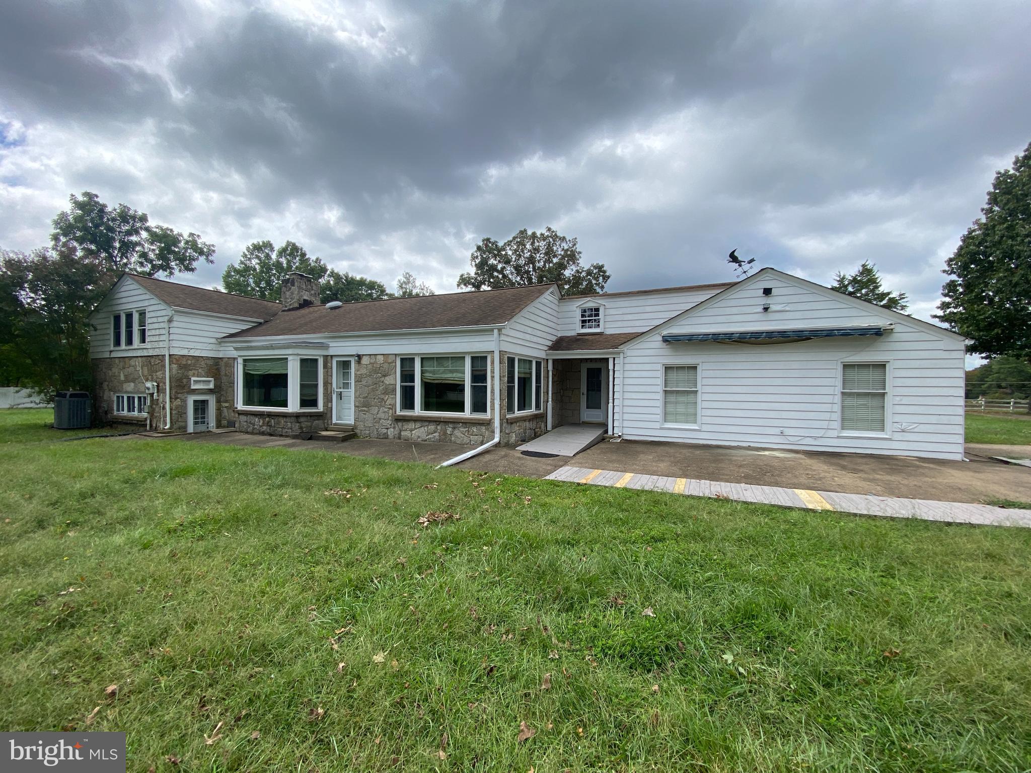 WOODLAWN - Residential Lease