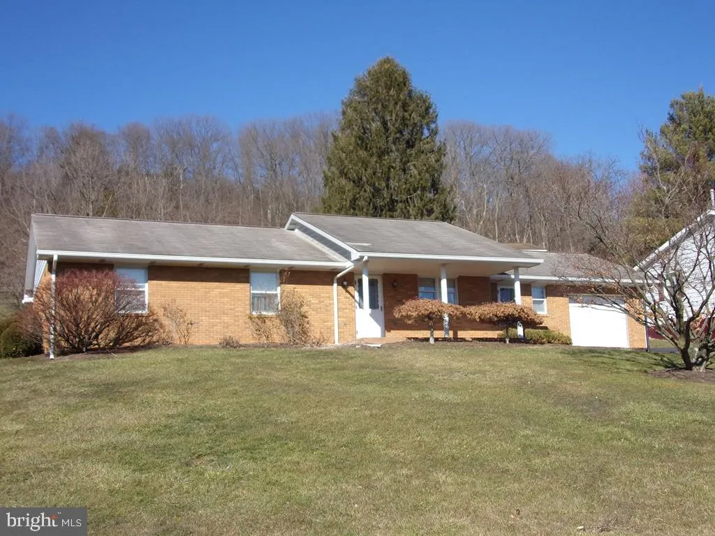 559 Summit Drive, Lewistown, PA 17044