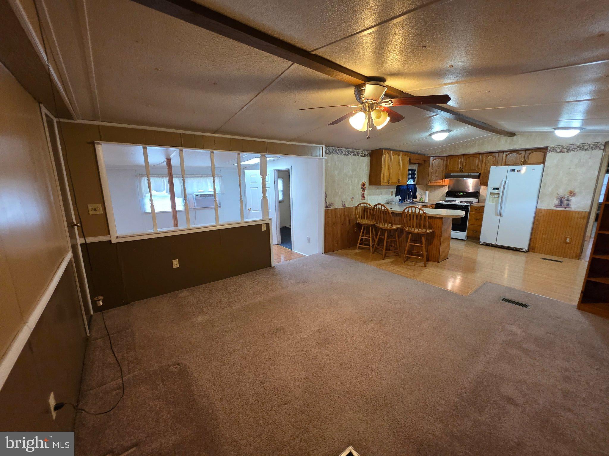 11143 LAKESIDE DRIVE